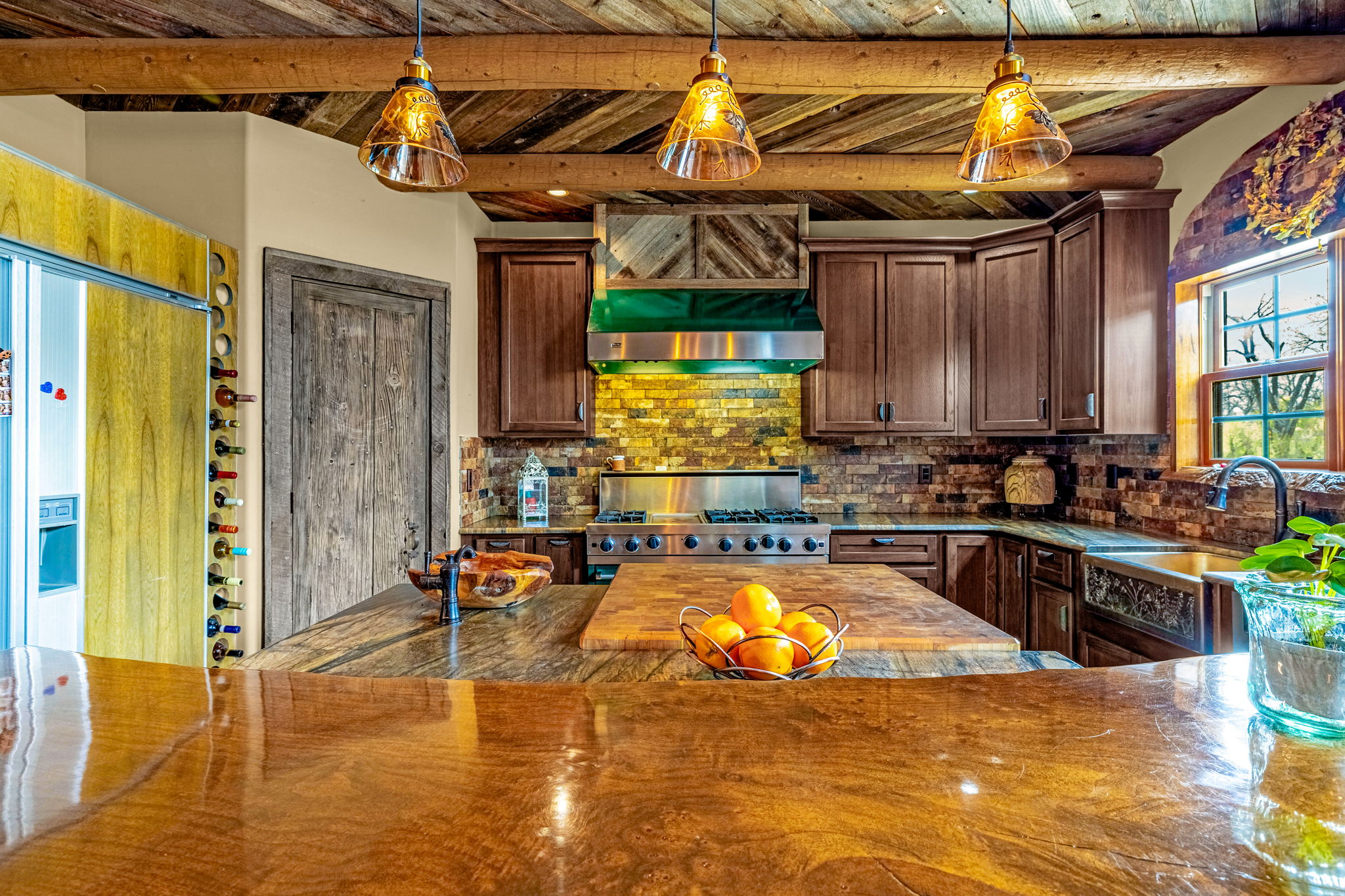  Rare creek side opportunity on 80 close-in acres - 物件實景