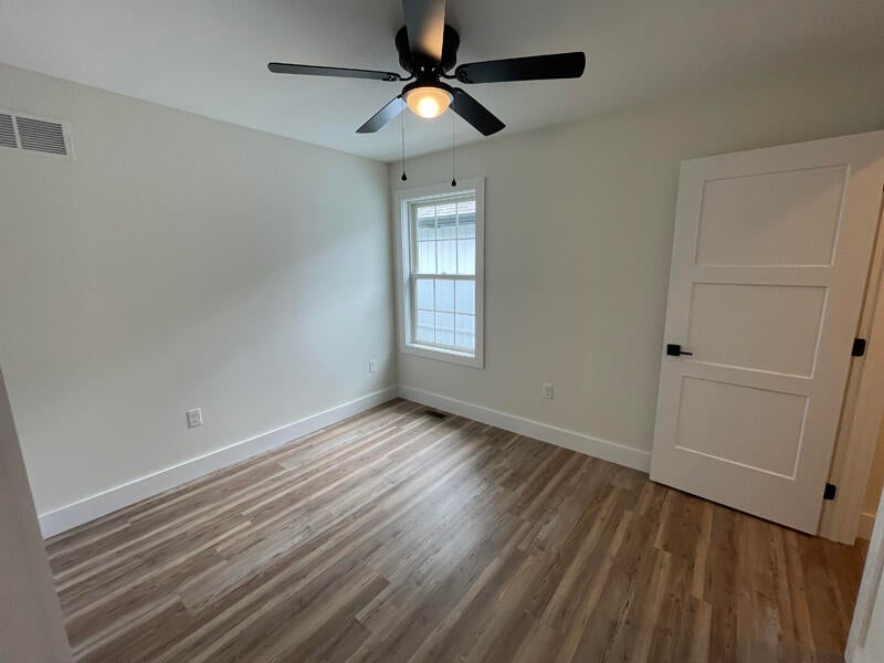 Russell Springs, Kentucky, 42642, United States, 12 Bedrooms Bedrooms, ,9 BathroomsBathrooms,Residential,For Sale,1975728