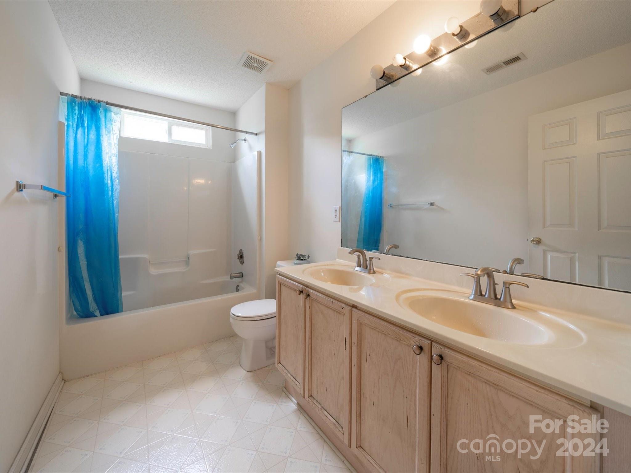 Charlotte, North Carolina, 28269, United States, 5 Bedrooms Bedrooms, ,3 BathroomsBathrooms,Residential,For Sale,1930006