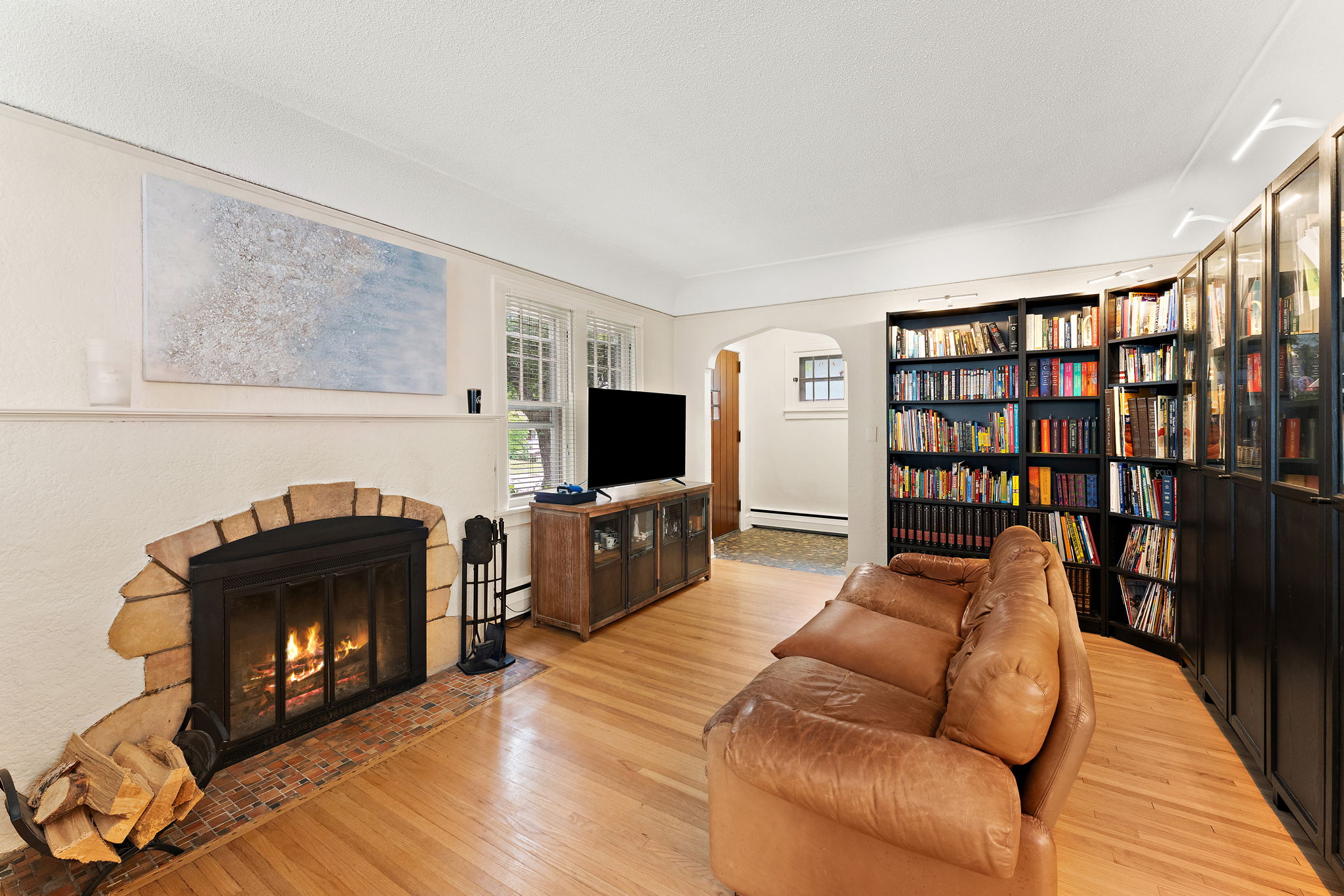  Classic Character and Exceptional Space in Linden Hills - 物件實景