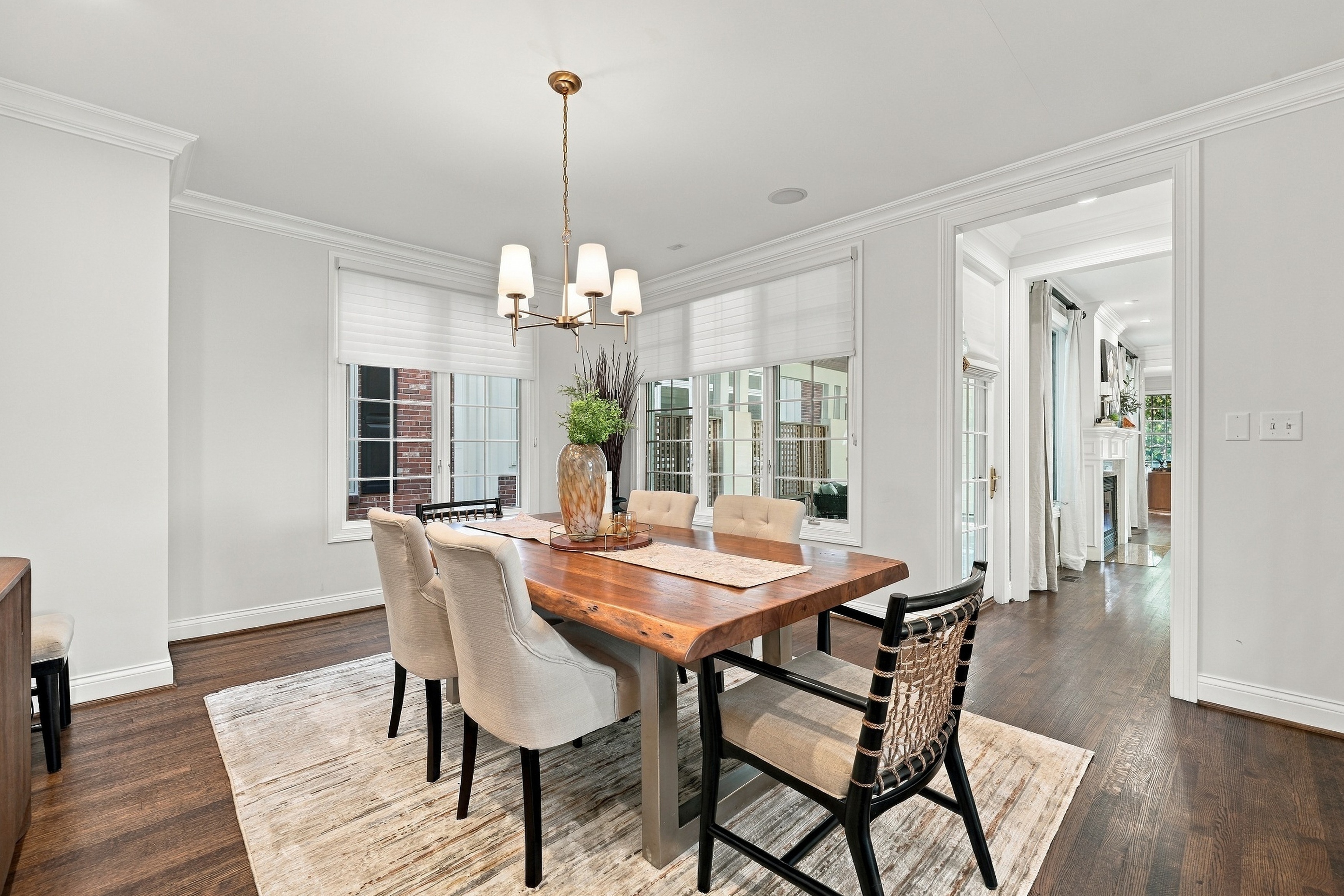  Sophisticated Clayton Home - 物件實景