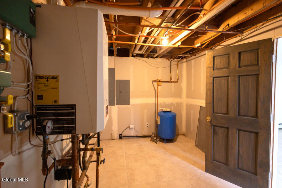 Summit, New York, 12175, United States, 3 Bedrooms Bedrooms, ,4 BathroomsBathrooms,Residential,For Sale,1942619