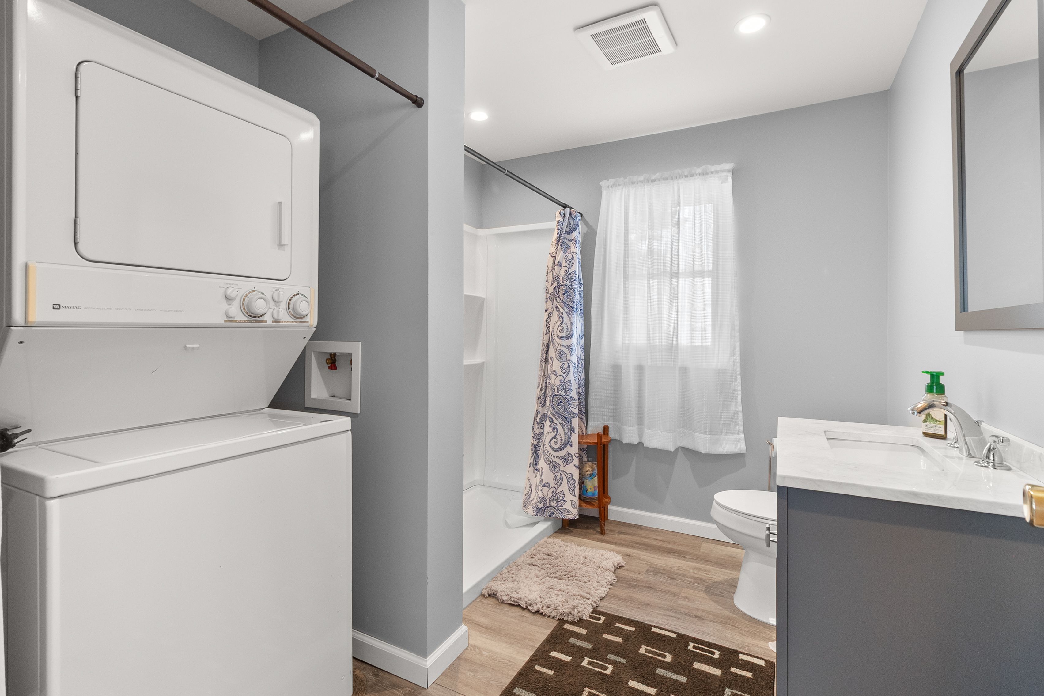 63 E Madison Street, East Islip, NY, 11730 - 物件實景
