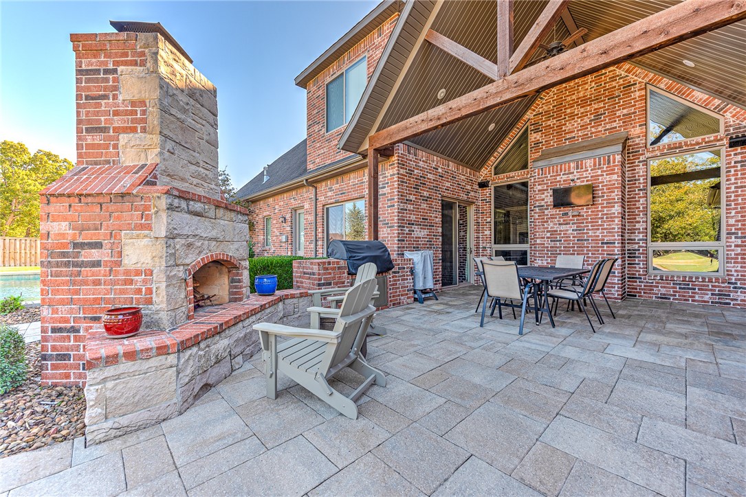 Centerton, Arkansas, 72719, United States, 5 Bedrooms Bedrooms, ,5 BathroomsBathrooms,Residential,For Sale,1992149