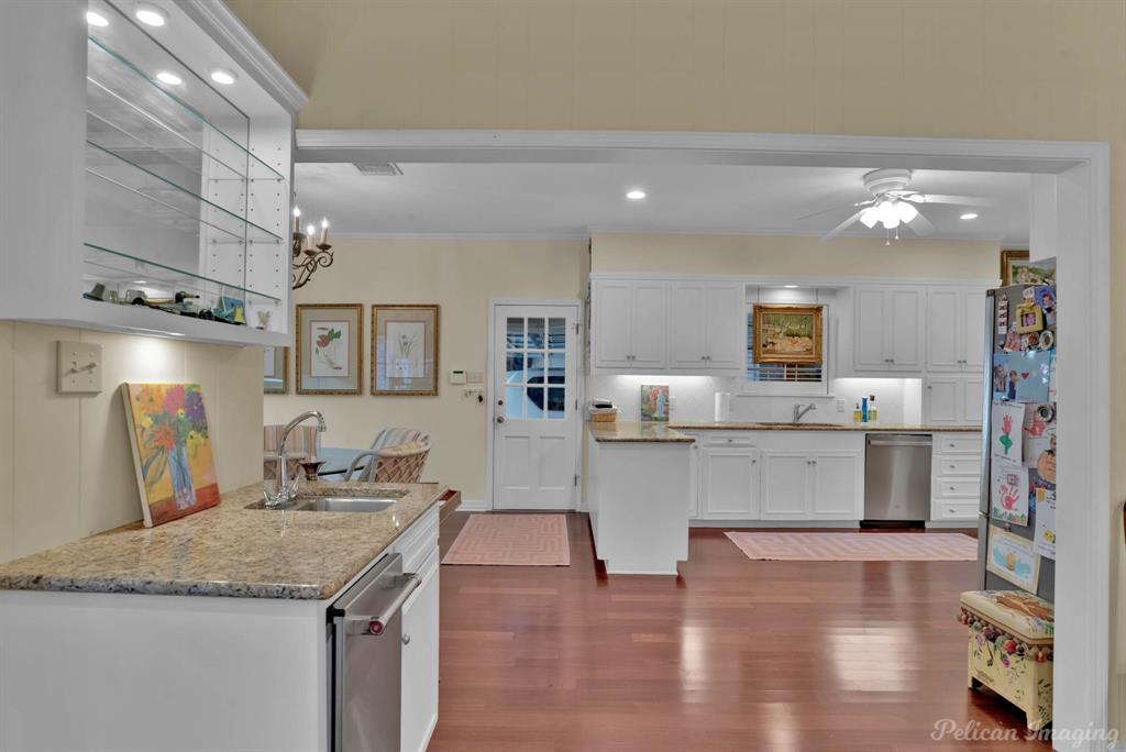 Shreveport, Louisiana, 71106, United States, 4 Bedrooms Bedrooms, ,4 BathroomsBathrooms,Residential,For Sale,1729515