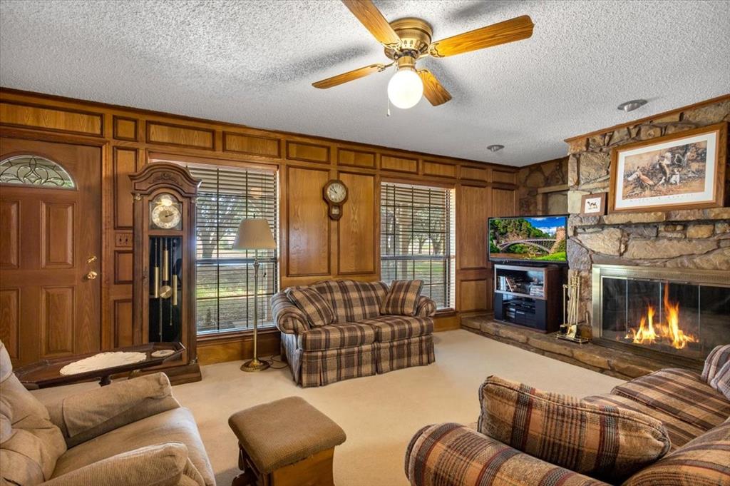 Kaufman, Texas, 75142, United States, 3 Bedrooms Bedrooms, ,2 BathroomsBathrooms,Residential,For Sale,1848066