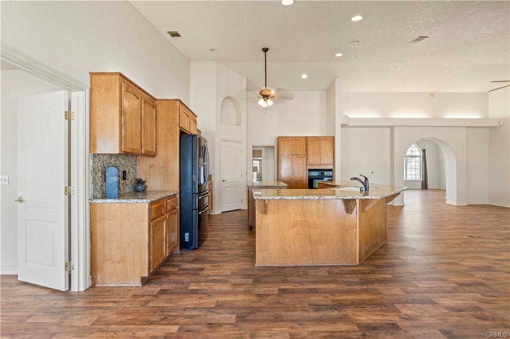 Phelan, California, 92371, United States, 5 Bedrooms Bedrooms, ,3 BathroomsBathrooms,Residential,For Sale,1924056