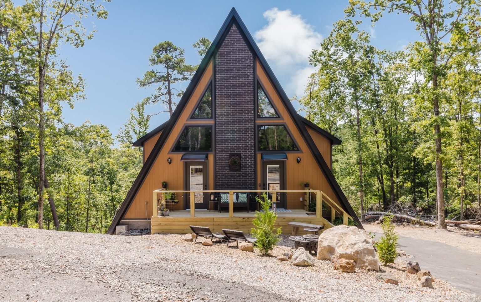 Hot Springs Village, Arkansas, 71909, United States, 3 Bedrooms Bedrooms, ,4 BathroomsBathrooms,Residential,For Sale,1926085