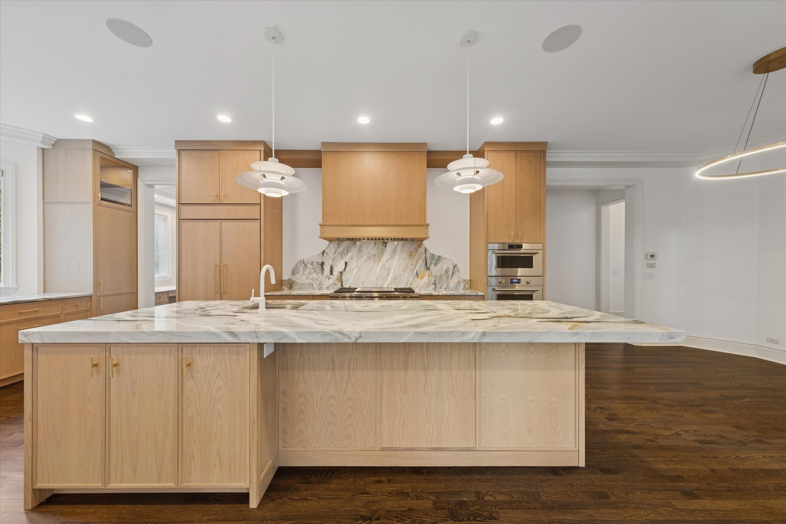 Hinsdale, Illinois, 60521, United States, 6 Bedrooms Bedrooms, ,8 BathroomsBathrooms,Residential,For Sale,1939484
