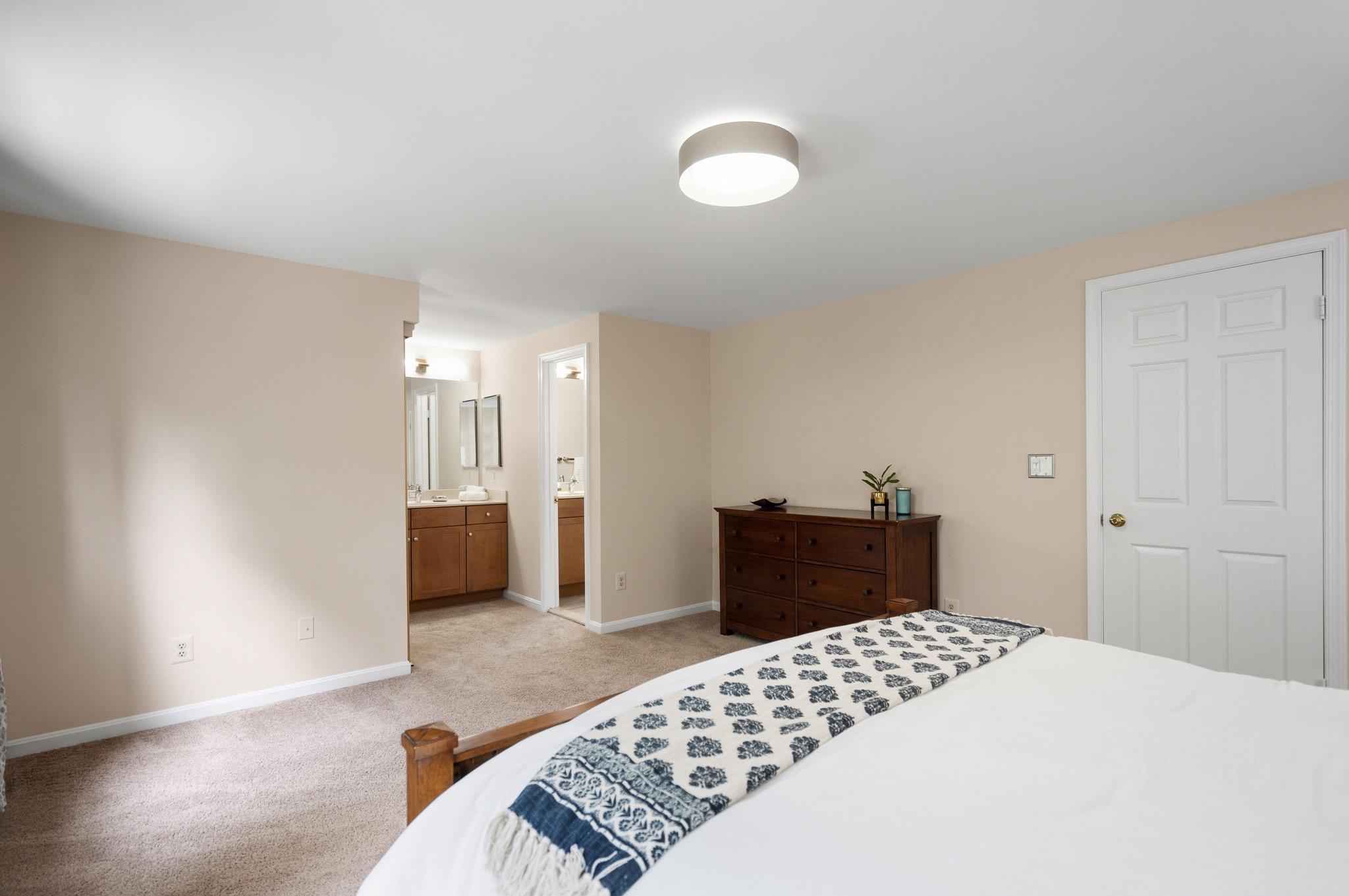  8943 Park Forest Drive, Springfield, VA, 22152 - 物件實景