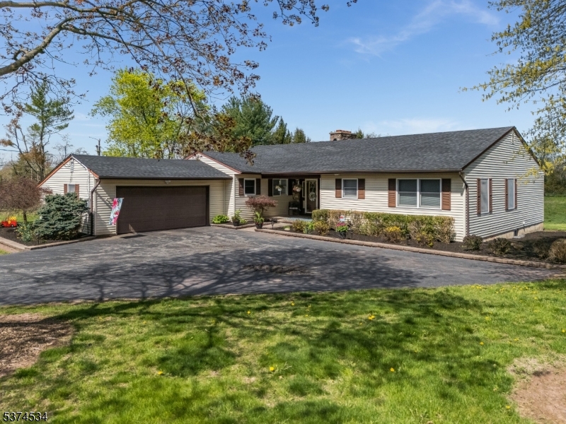 Readington Twp., New Jersey, 08853, United States, 3 Bedrooms Bedrooms, ,3 BathroomsBathrooms,Residential,For Sale,1903743