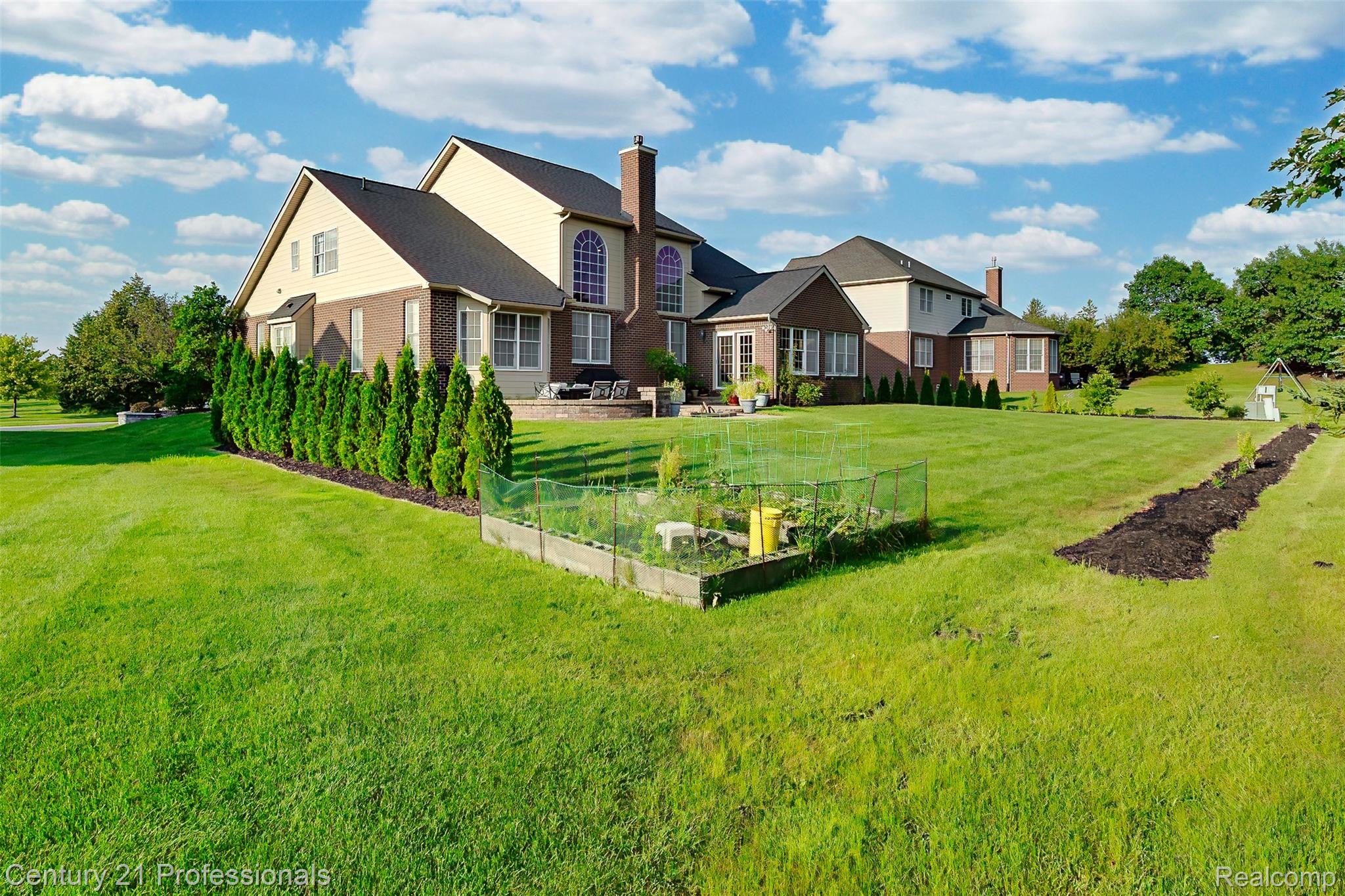 Novi, Michigan, 48374, United States, 4 Bedrooms Bedrooms, ,5 BathroomsBathrooms,Residential,For Sale,1904445