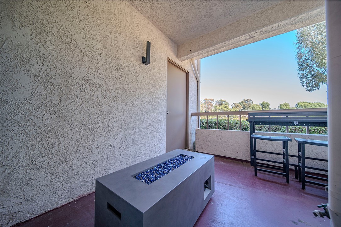 Mission Viejo, California, 92692, United States, 2 Bedrooms Bedrooms, ,2 BathroomsBathrooms,Residential,For Sale,2020652