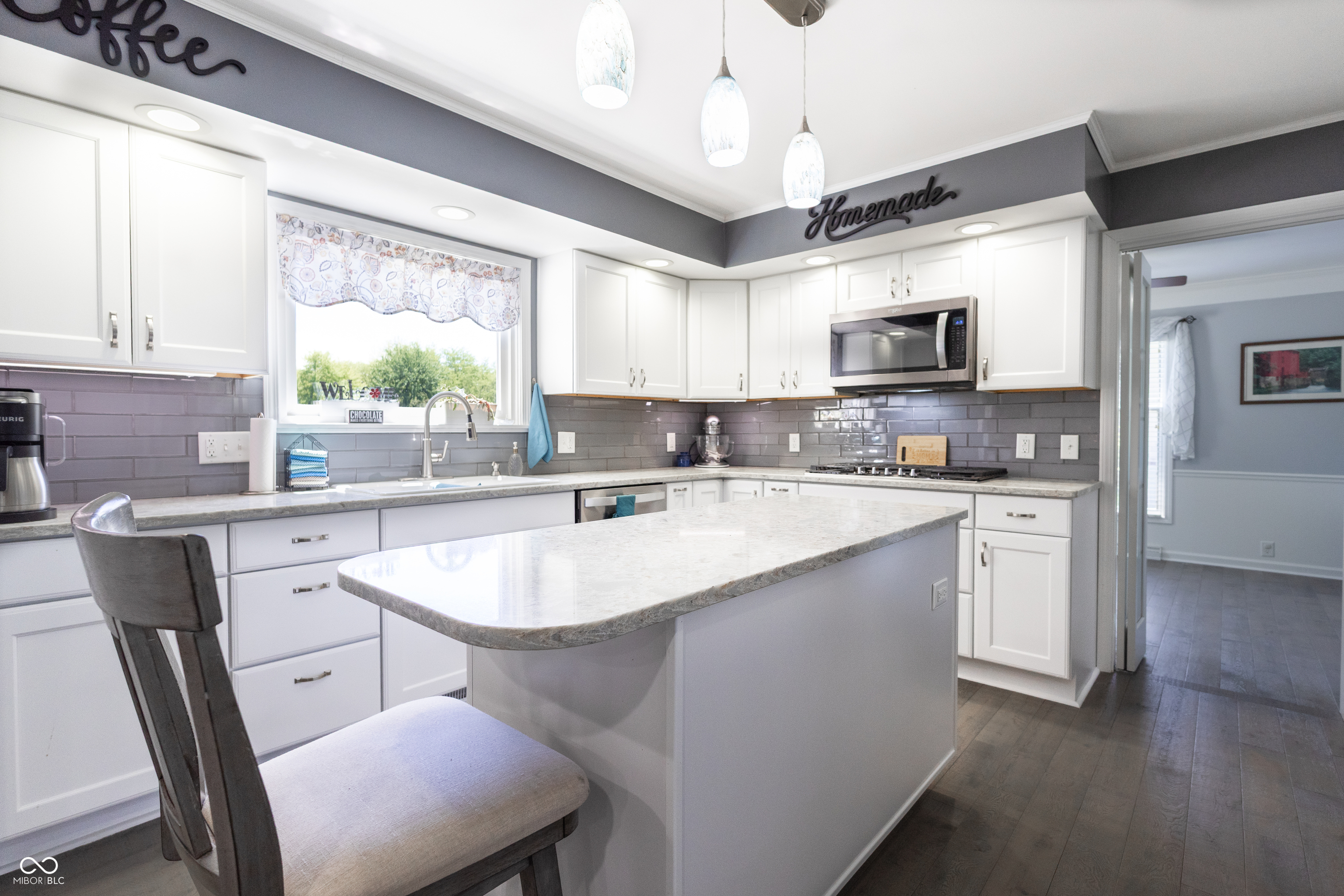 Columbus, Indiana, 47203, United States, 5 Bedrooms Bedrooms, ,6 BathroomsBathrooms,Residential,For Sale,1975671