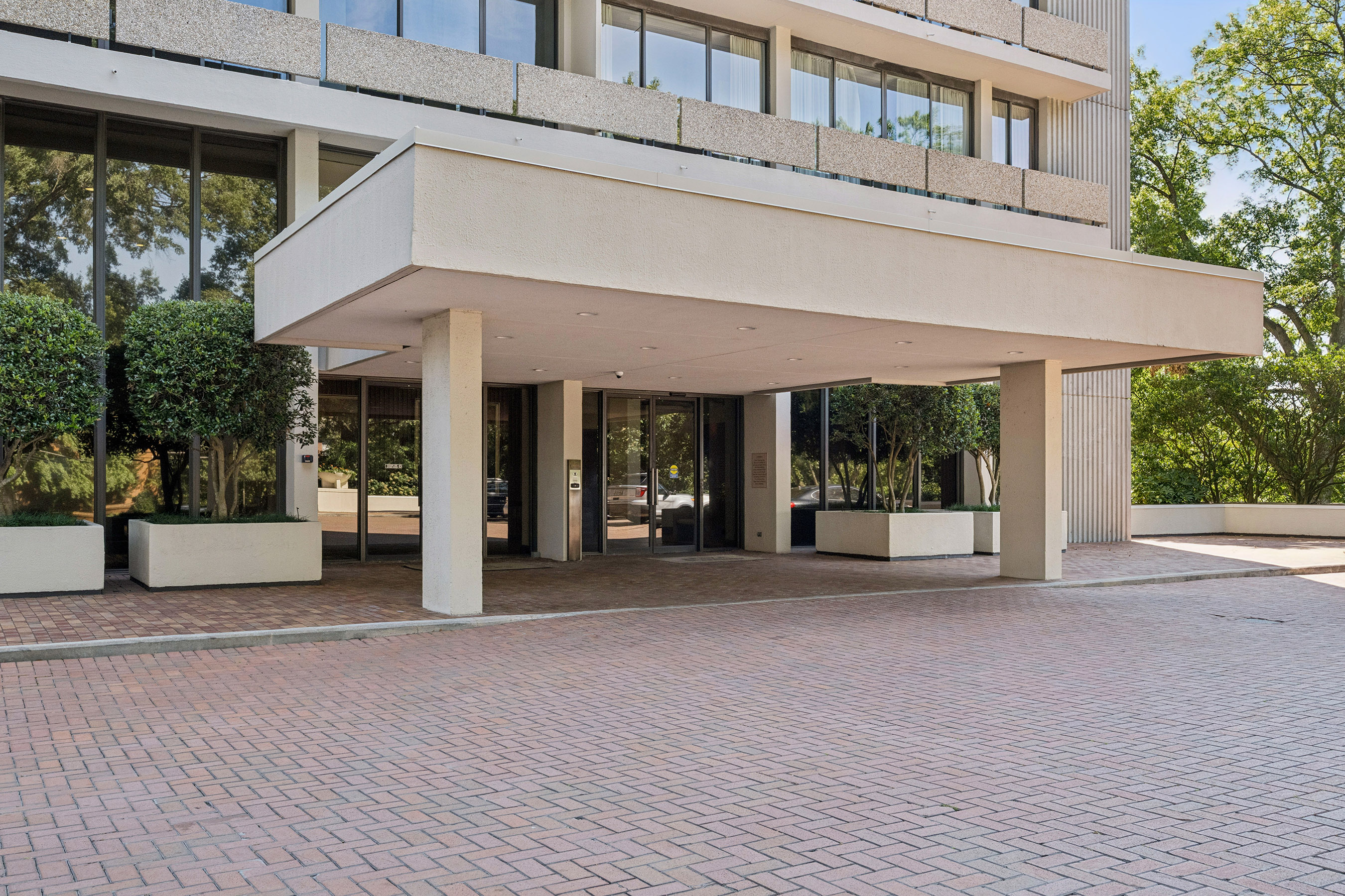  Expansive Double Unit in One of Buckhead