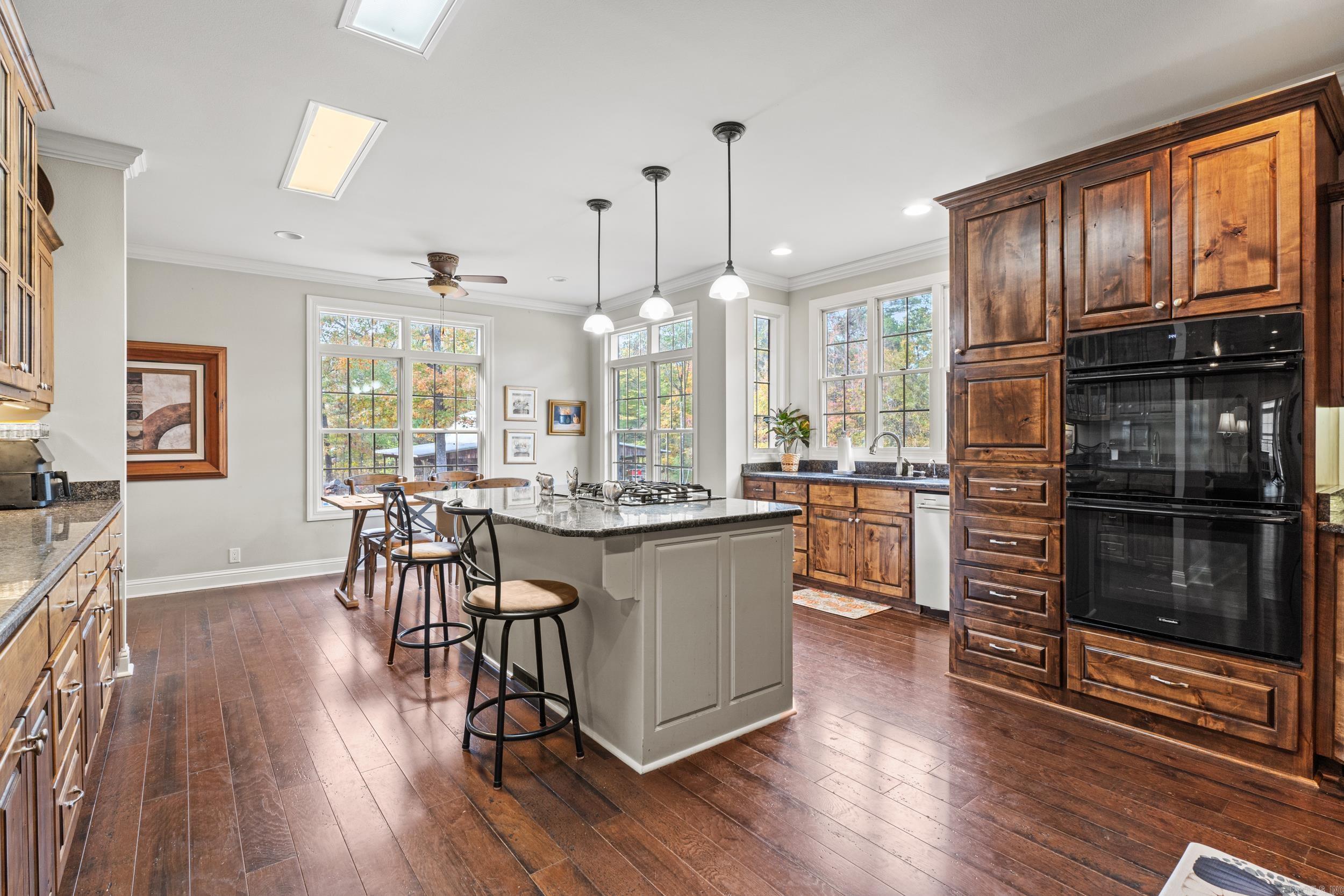 Benton, Arkansas, 72019, United States, 5 Bedrooms Bedrooms, ,5 BathroomsBathrooms,Residential,For Sale,1994401