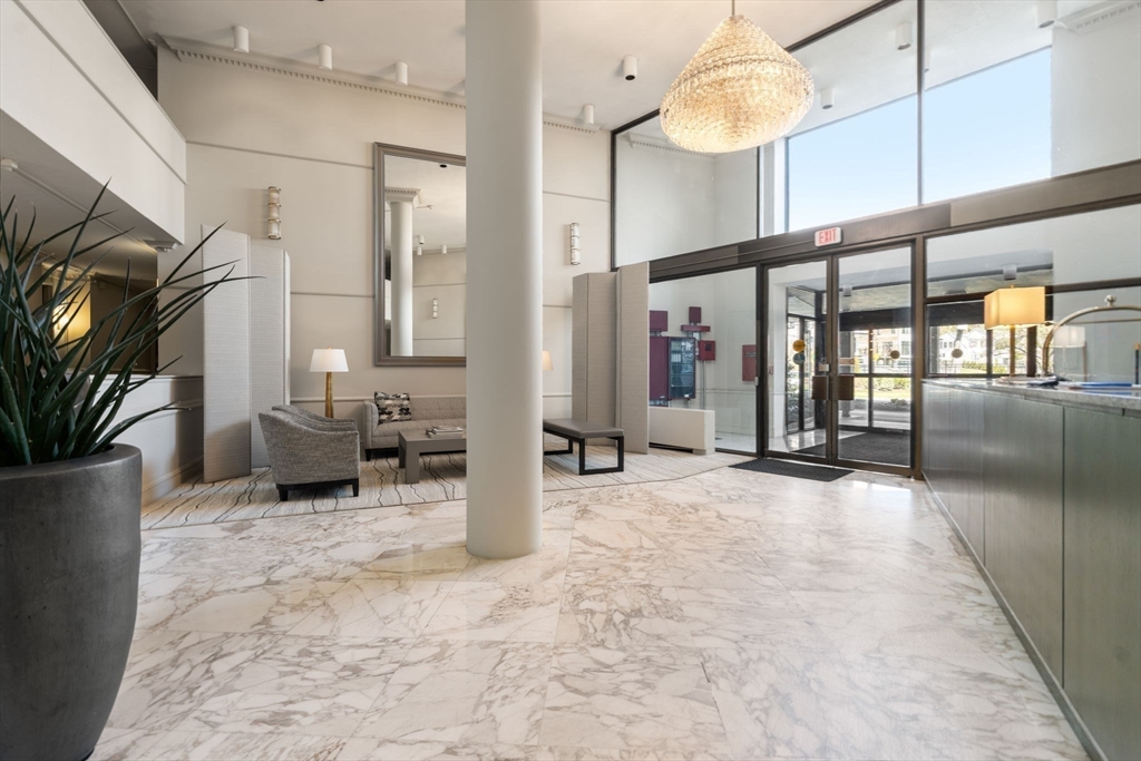 Newton, Massachusetts, 02467, United States, 1 Bedroom Bedrooms, ,2 BathroomsBathrooms,Residential,For Sale,1954764