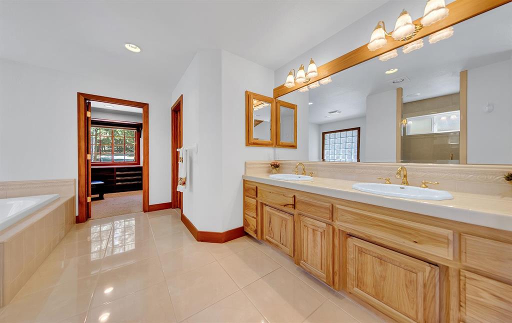 Lake Almanor West, California, 96020, United States, 4 Bedrooms Bedrooms, ,4 BathroomsBathrooms,Residential,For Sale,1907514