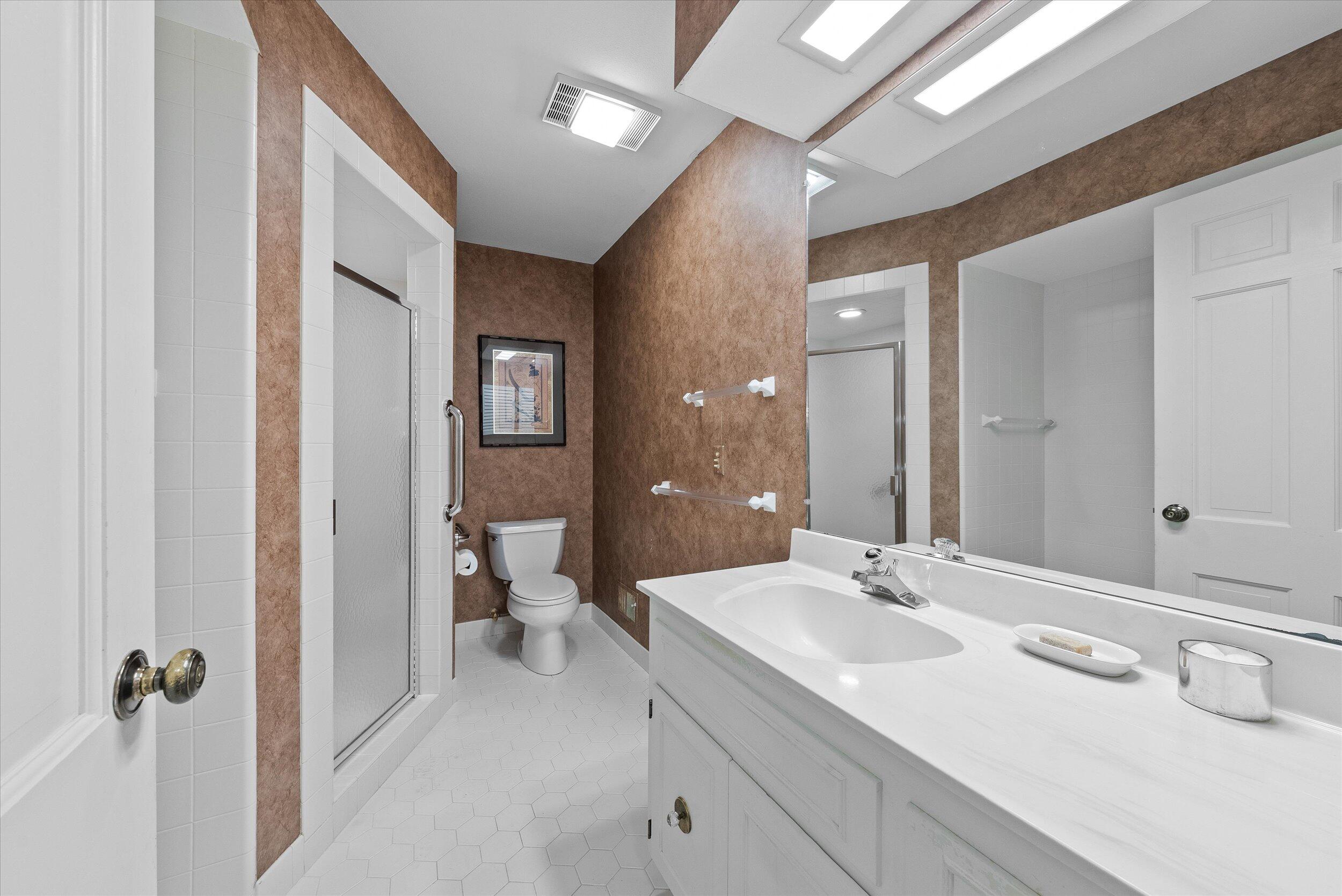 Mequon, Wisconsin, 53097, United States, 5 Bedrooms Bedrooms, ,5 BathroomsBathrooms,Residential,For Sale,1907648
