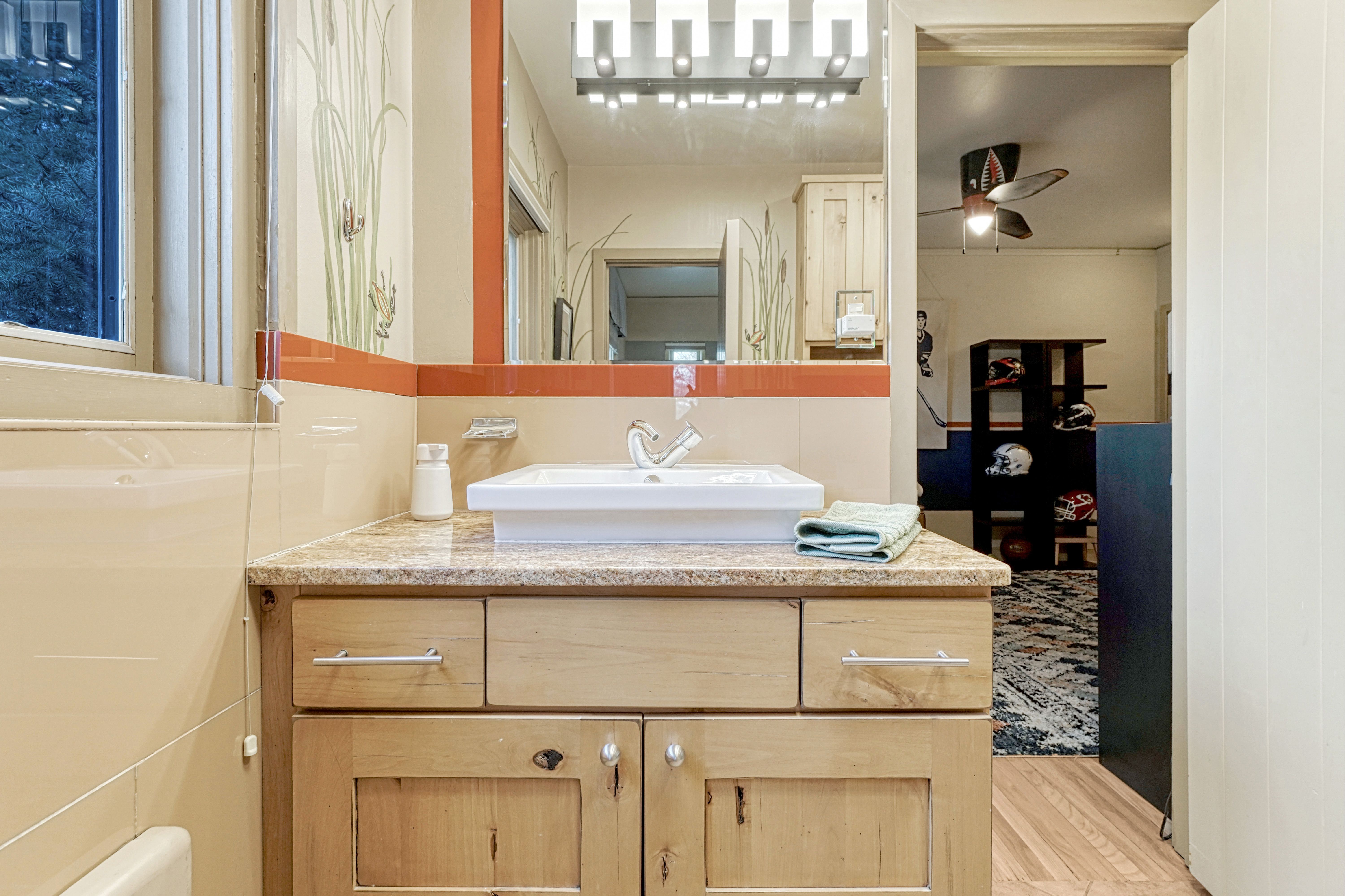  Introducing the Harold Florman House, a Rare and Authentic 1939 Pueblo Revival - 物件實景