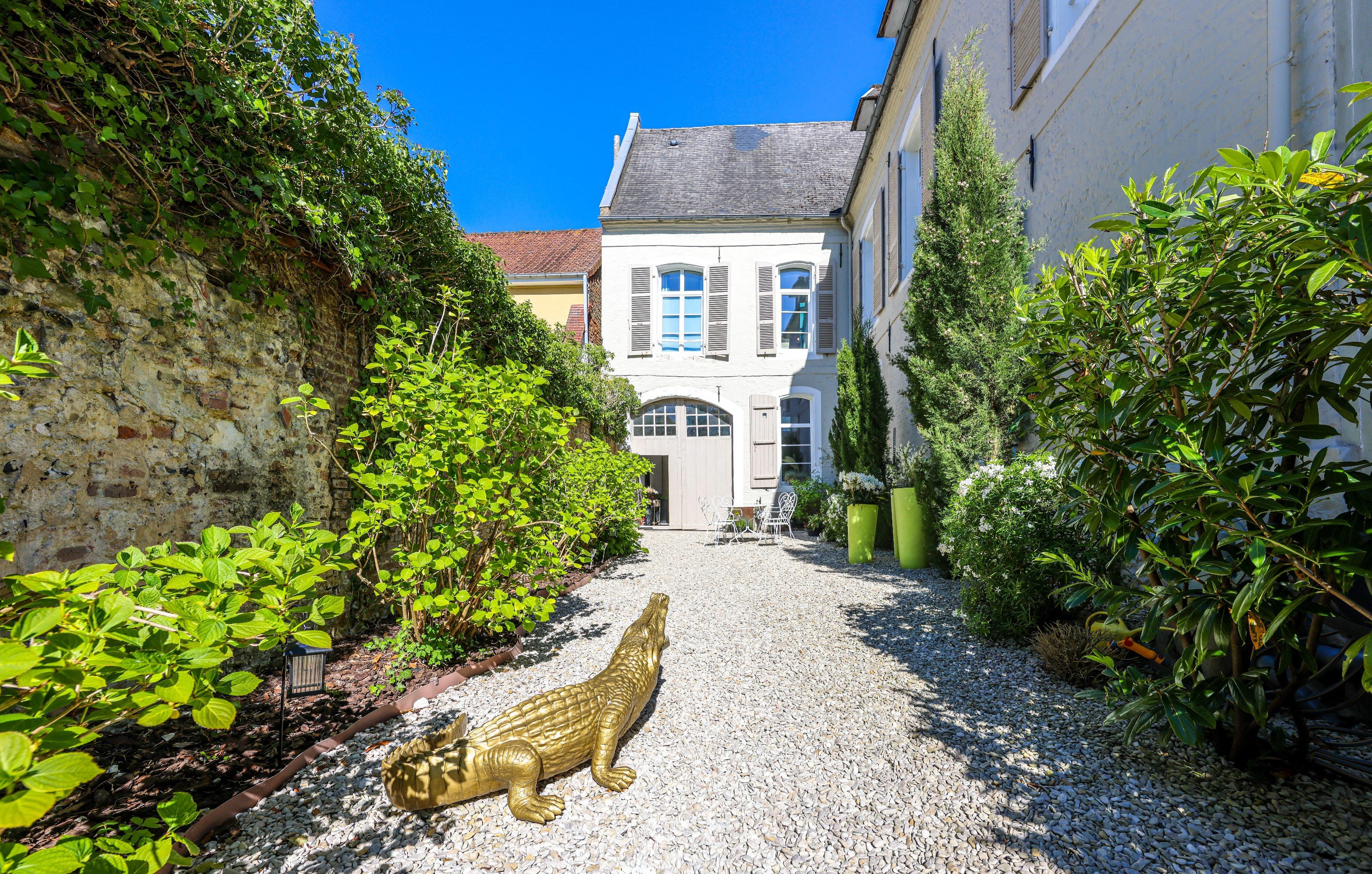  MONTREUIL AT THE FOOT OF THE RAMPARTS – A STUNNING 18TH-CENTURY MANSION - 物件實景
