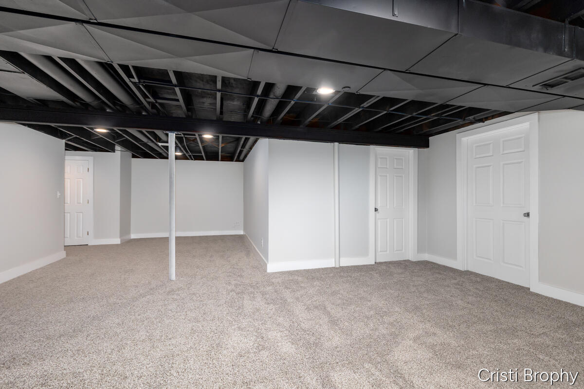 Grand Rapids, Michigan, 49506, United States, 4 Bedrooms Bedrooms, ,3 BathroomsBathrooms,Residential,For Sale,1989098