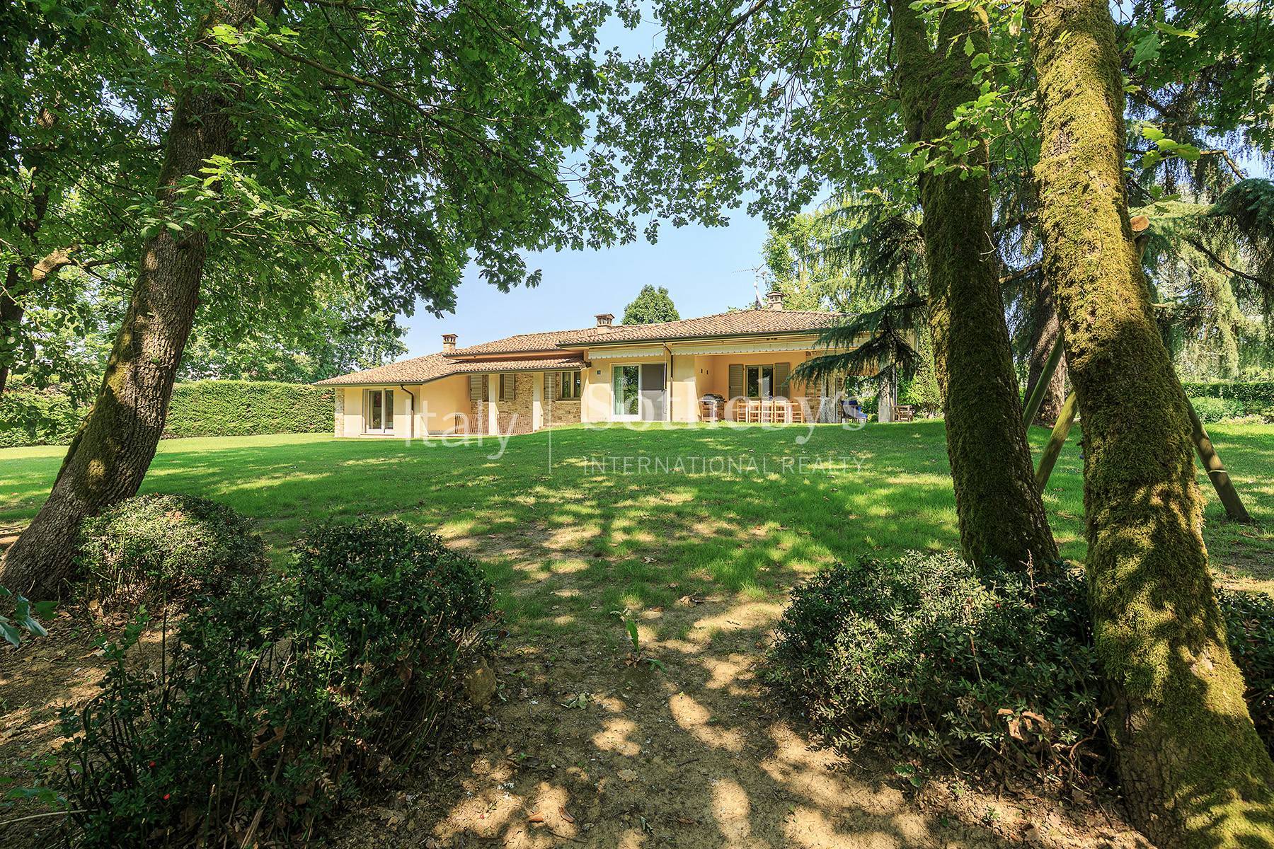  Villa with swimming pool and private woodland in the Trebbia Valley, south of - 物件實景