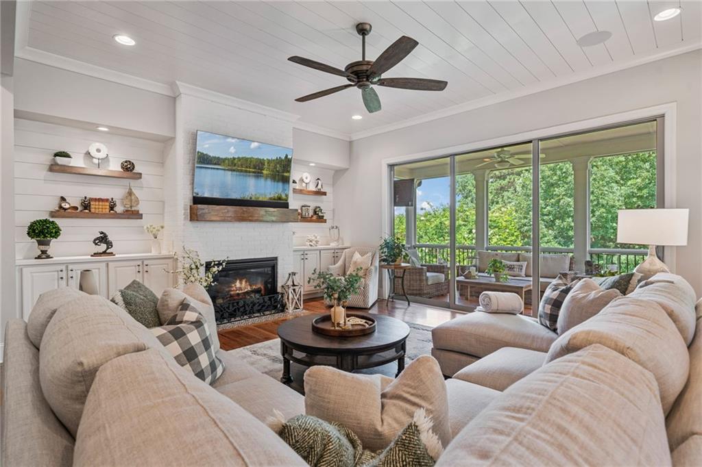 Alpharetta, Georgia, 30022, United States, 6 Bedrooms Bedrooms, ,6 BathroomsBathrooms,Residential,For Sale,1900569