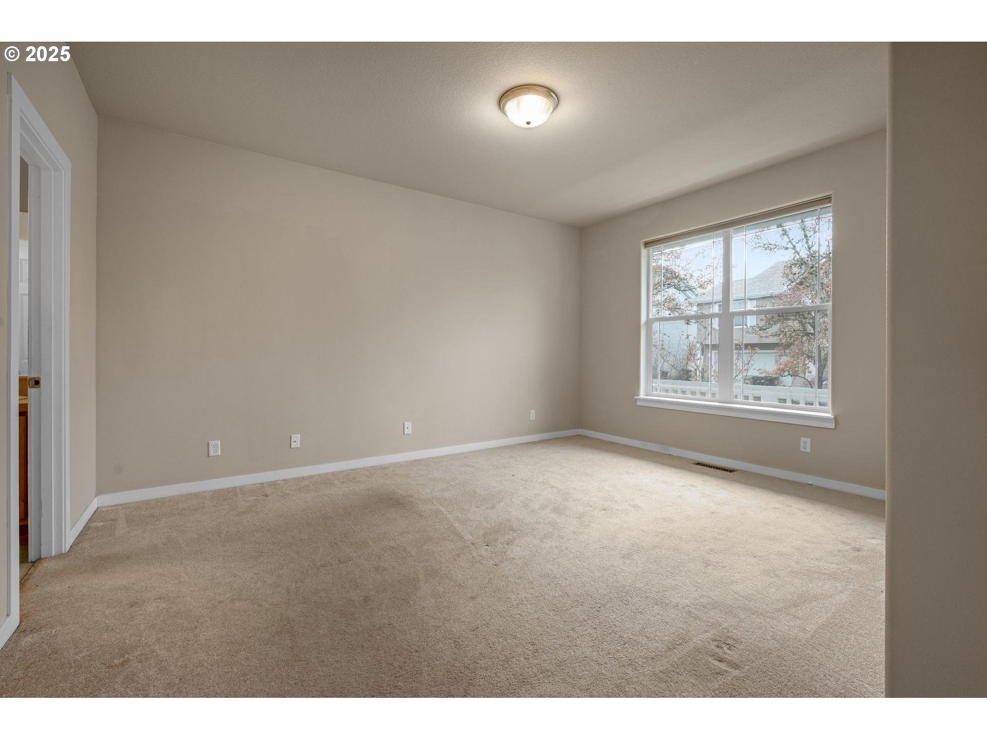 Portland, Oregon, 97225, United States, 3 Bedrooms Bedrooms, ,2 BathroomsBathrooms,Residential,For Sale,1995924