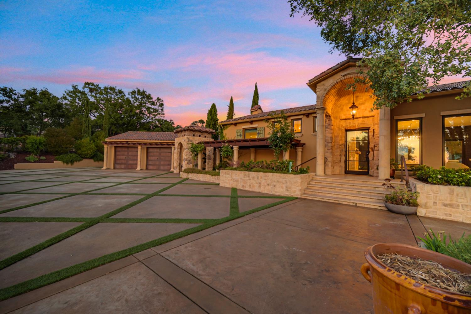 Loomis, California, 95650, United States, 6 Bedrooms Bedrooms, ,6 BathroomsBathrooms,Residential,For Sale,1908935
