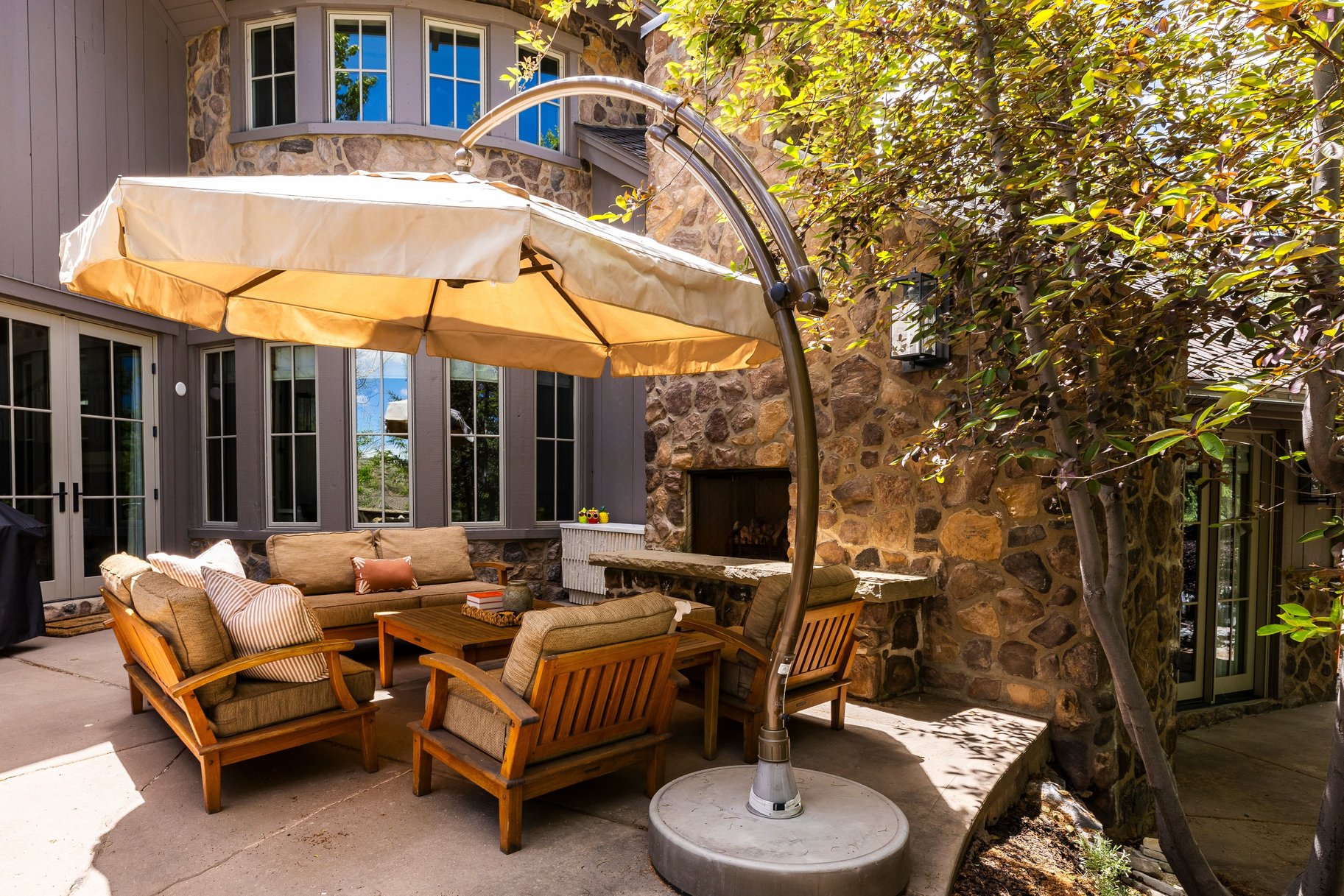 Stunning Remodel with Golf Membership Available in Promontory - 物件實景
