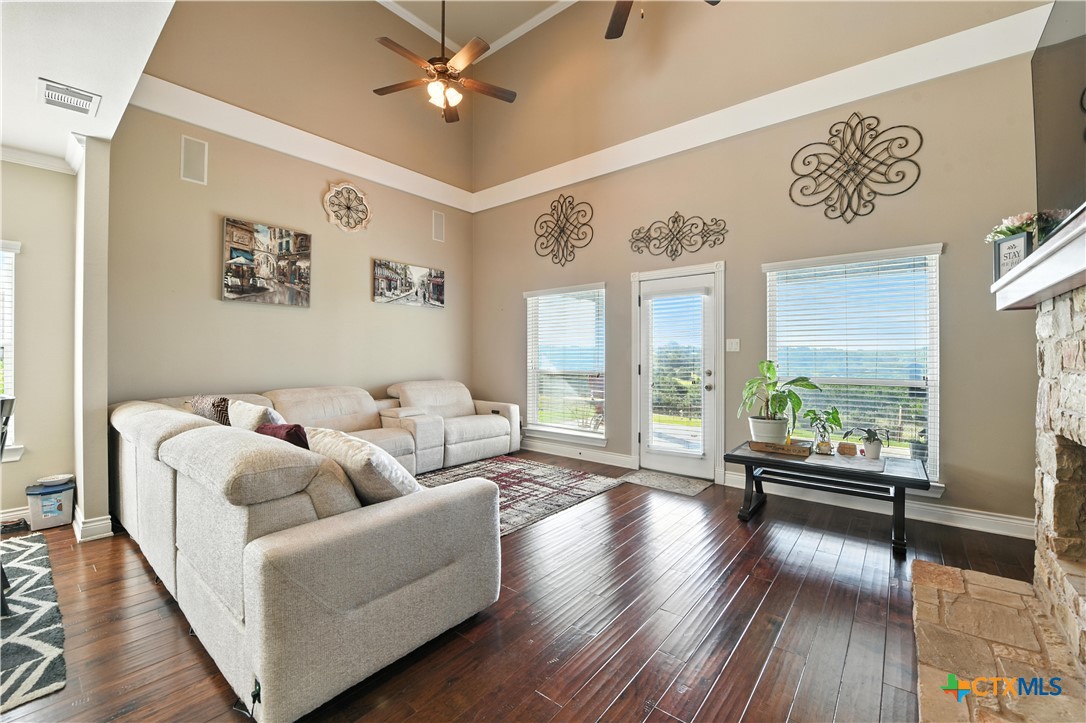 Kempner, Texas, 76539, United States, 4 Bedrooms Bedrooms, ,4 BathroomsBathrooms,Residential,For Sale,1903340