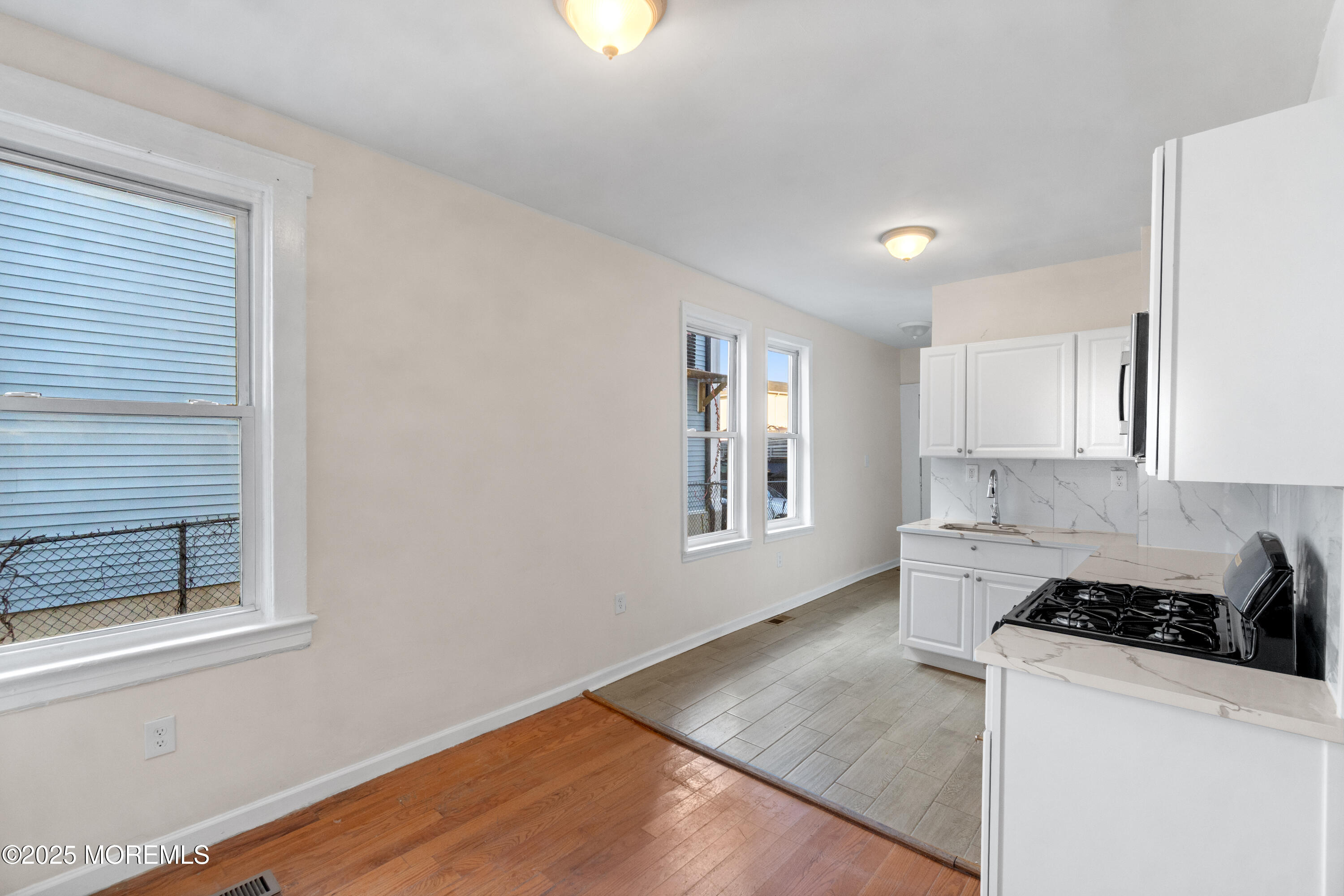 Newark, New Jersey, 07112, United States, 5 Bedrooms Bedrooms, ,2 BathroomsBathrooms,Residential,For Sale,1985719