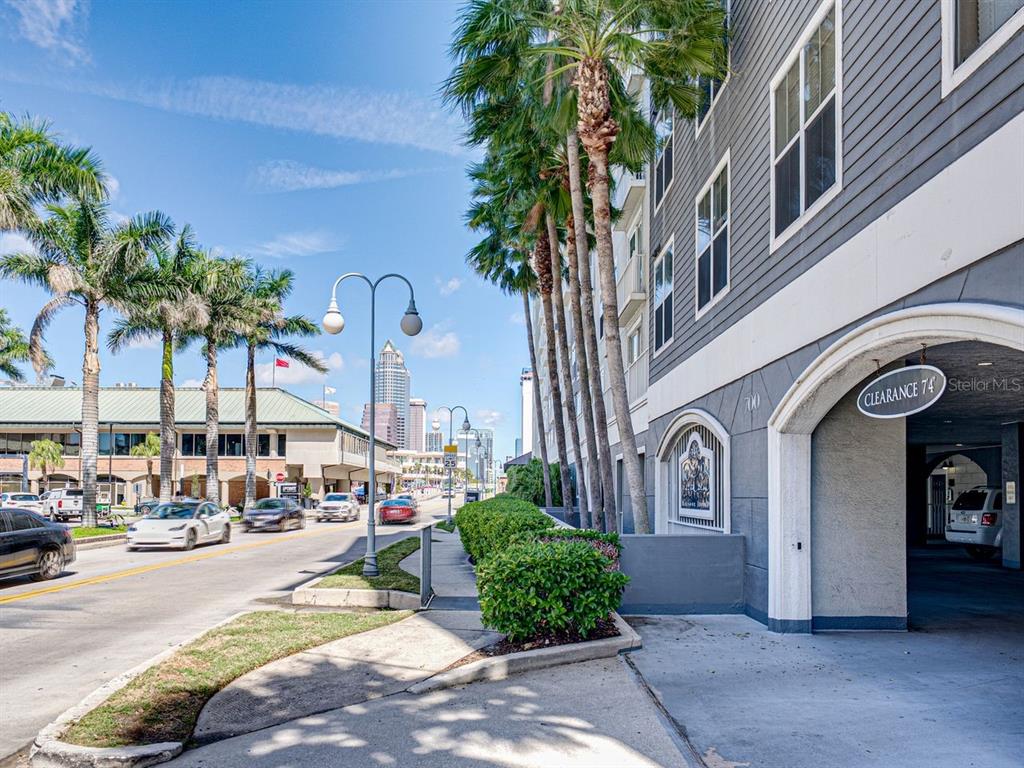 Tampa, Florida, 33602, United States, 2 Bedrooms Bedrooms, ,2 BathroomsBathrooms,Residential,For Sale,1745994