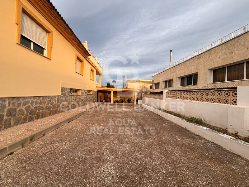 Calle Lisboa Alicante, la Nucia, El Tossal-Bello H, la Nucia, Comunidad Valenciana, 03530, ES, 7 Bedrooms Bedrooms, ,4 BathroomsBathrooms,Residential,For Sale,Calle Lisboa Alicante, la Nucia, El Tossal-Bello H,1682591