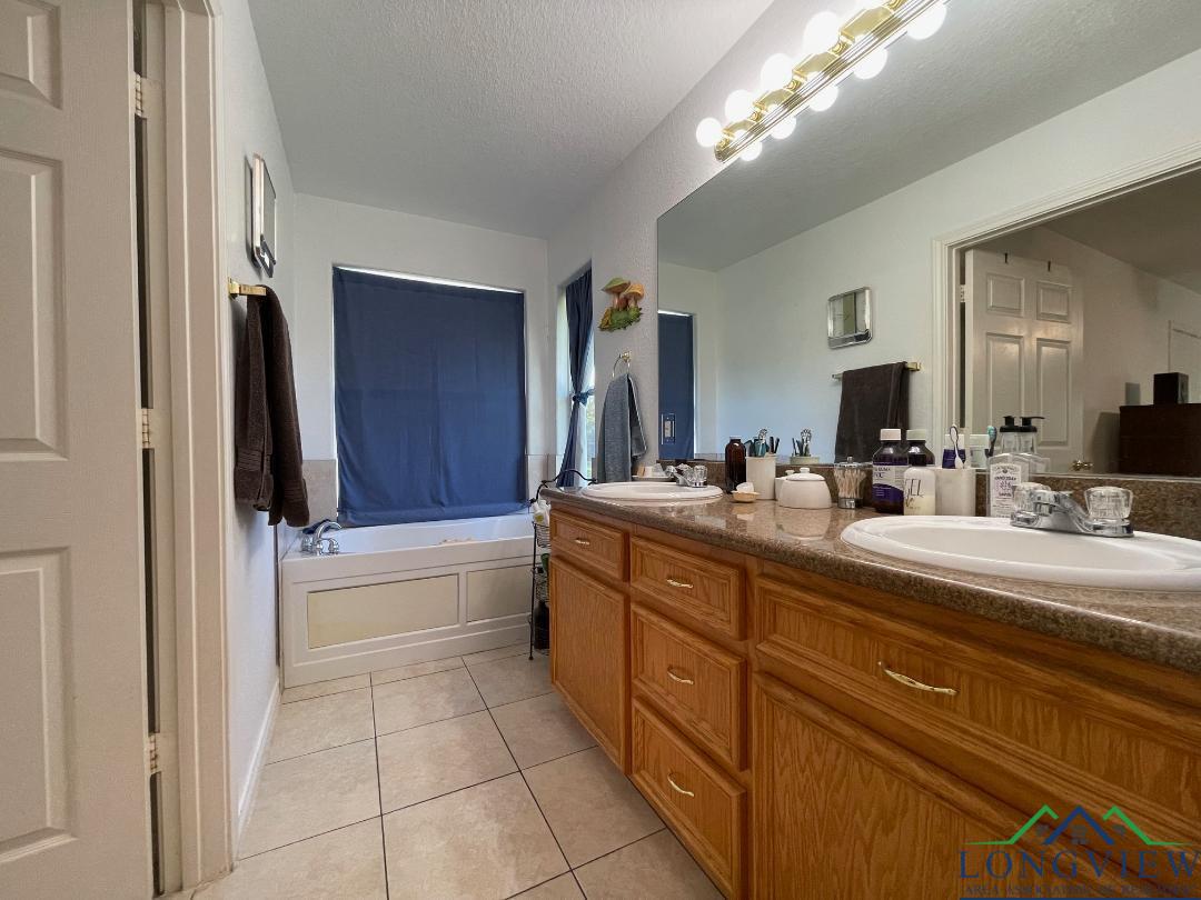 Out Of Area, Texas, 77578, United States, 3 Bedrooms Bedrooms, ,2 BathroomsBathrooms,Residential,For Sale,1910991