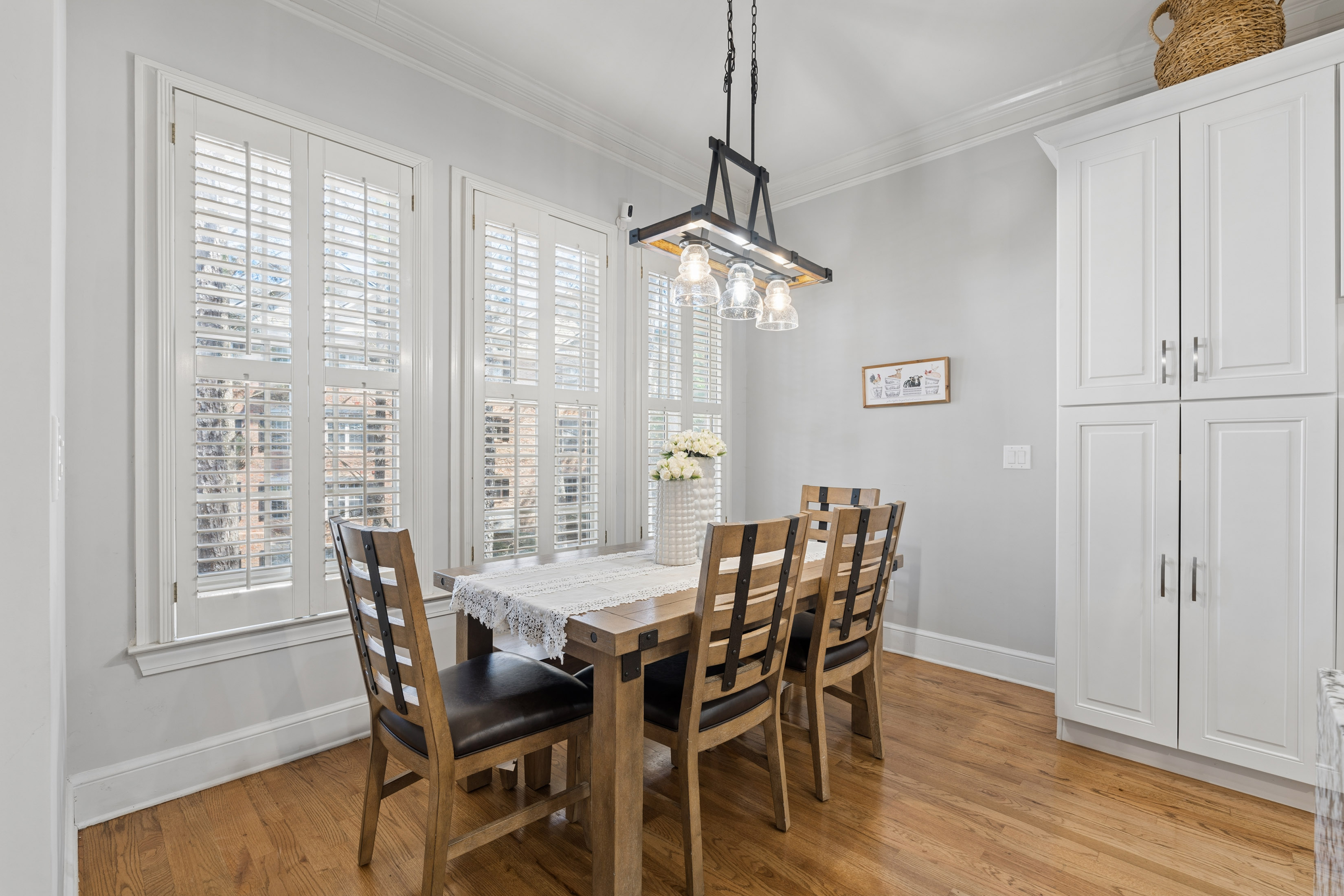  Elegant and Light-filled Townhome in Gated Olde Ivy at Vinings Community - 物件實景