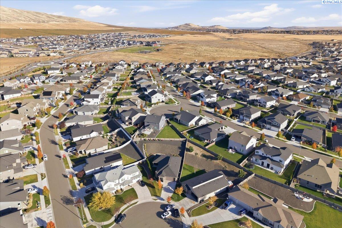 Richland, Washington, 99352, United States, 3 Bedrooms Bedrooms, ,2 BathroomsBathrooms,Residential,For Sale,1991630