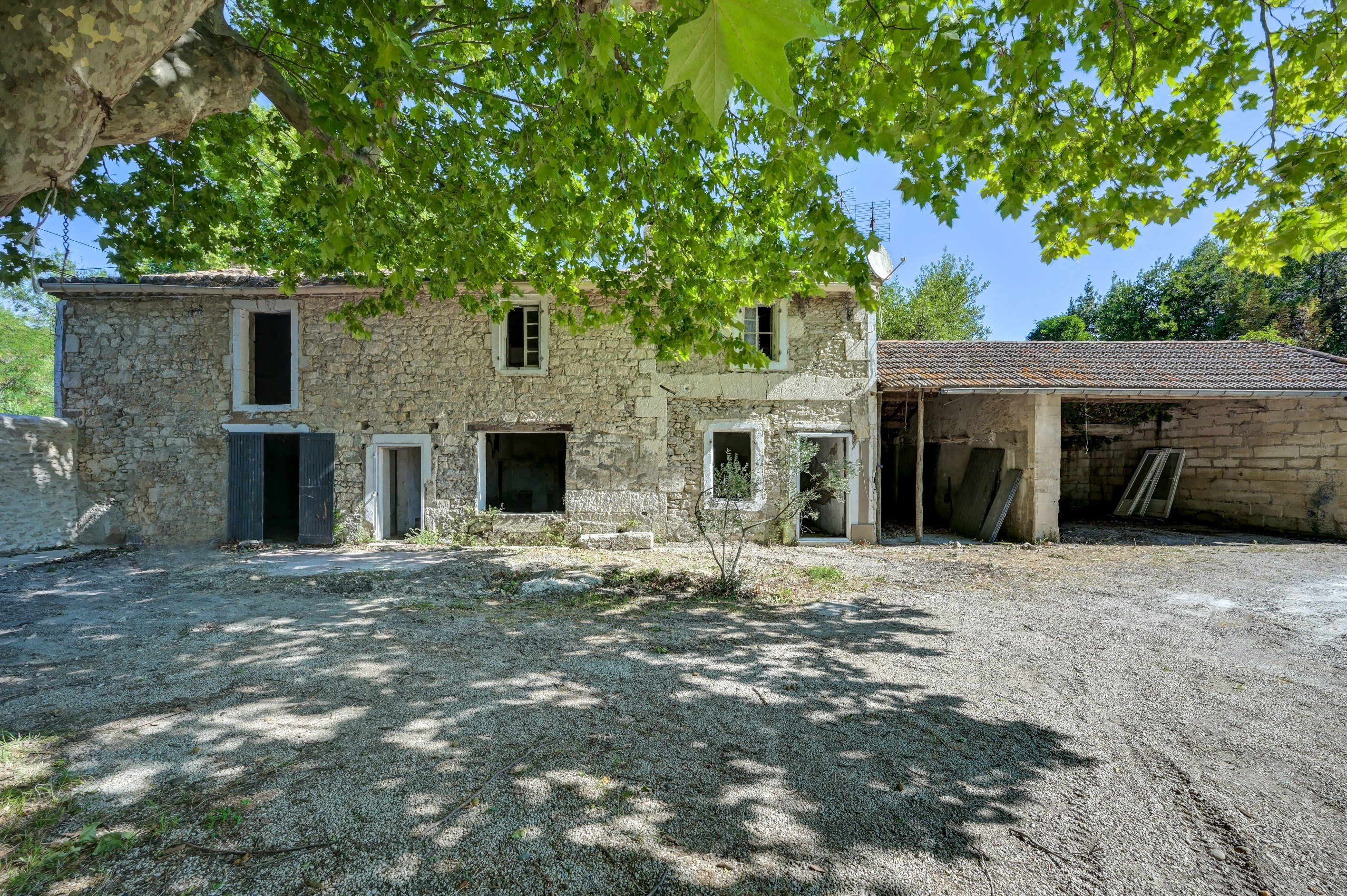  Authentic farmhouse to renovate in Saint Rémy de Provence - 物件實景