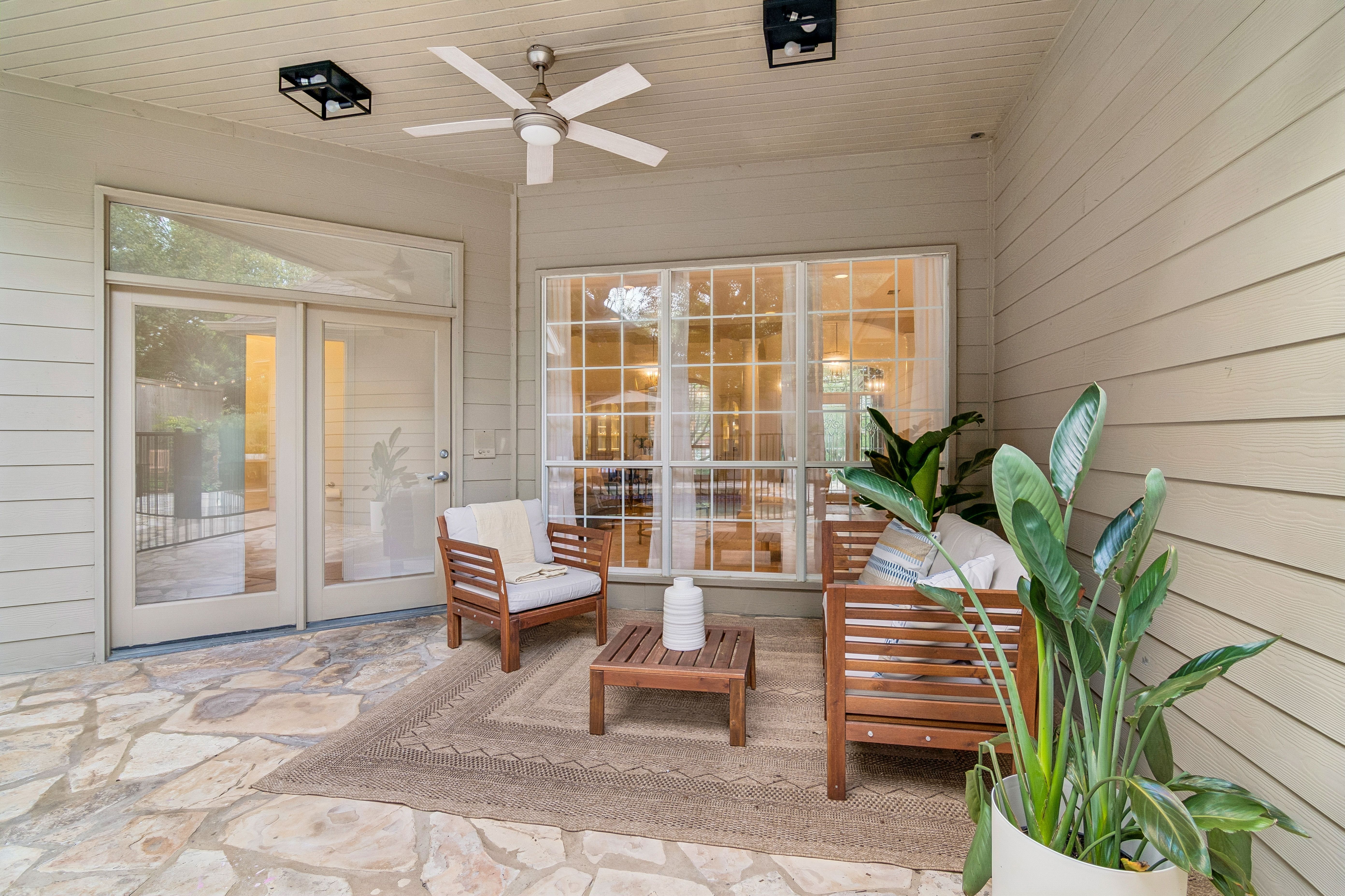  Elegant Deerfield Retreat with Resort-Style Backyard - 物件實景