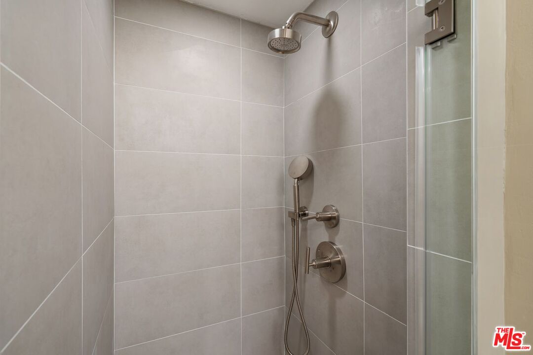 West Hollywood, California, 90048, United States, 2 Bedrooms Bedrooms, ,3 BathroomsBathrooms,Residential,For Sale,1762053