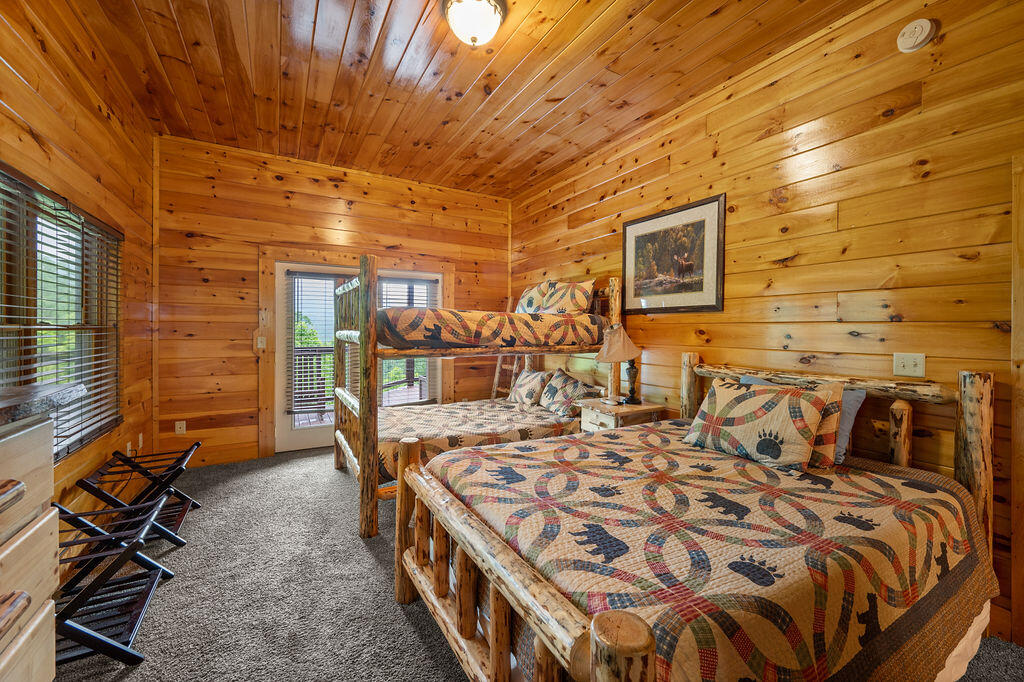 Gatlinburg, Tennessee, 37738, United States, 5 Bedrooms Bedrooms, ,6 BathroomsBathrooms,Residential,For Sale,1981295