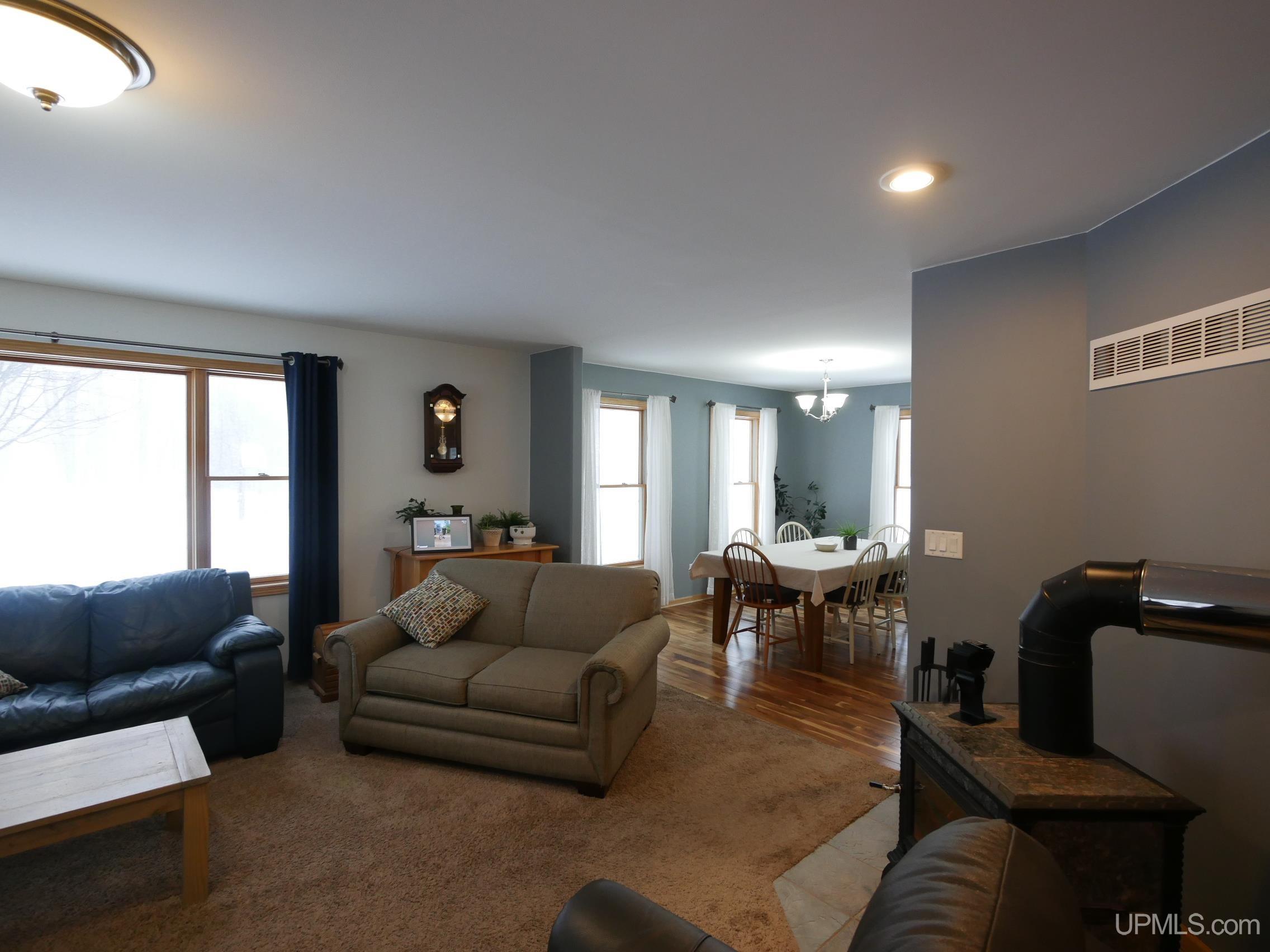 Houghton, Michigan, 49931, United States, 4 Bedrooms Bedrooms, ,3 BathroomsBathrooms,Residential,For Sale,1924380