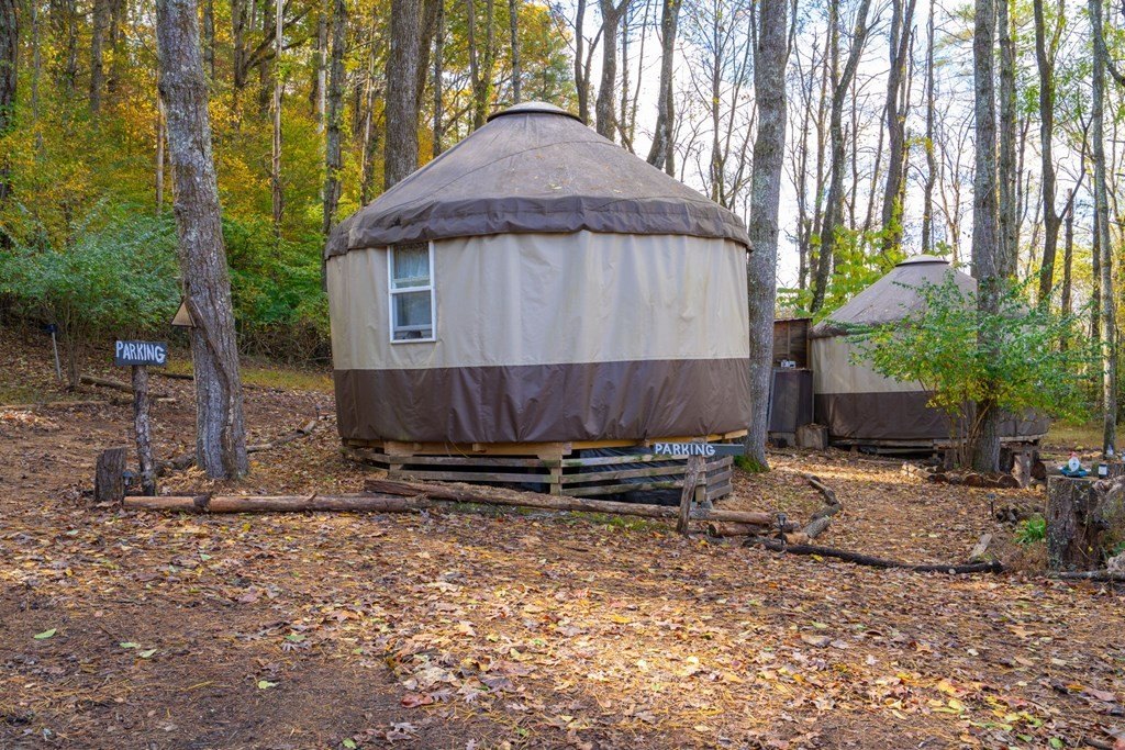 Brasstown, North Carolina, 28902, United States, 3 Bedrooms Bedrooms, ,3 BathroomsBathrooms,Residential,For Sale,1986118