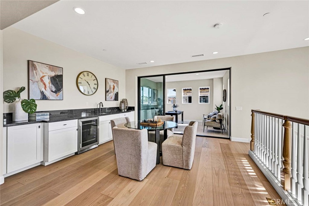 Lake Forest, California, 92630, United States, 4 Bedrooms Bedrooms, ,5 BathroomsBathrooms,Residential,For Sale,1988147