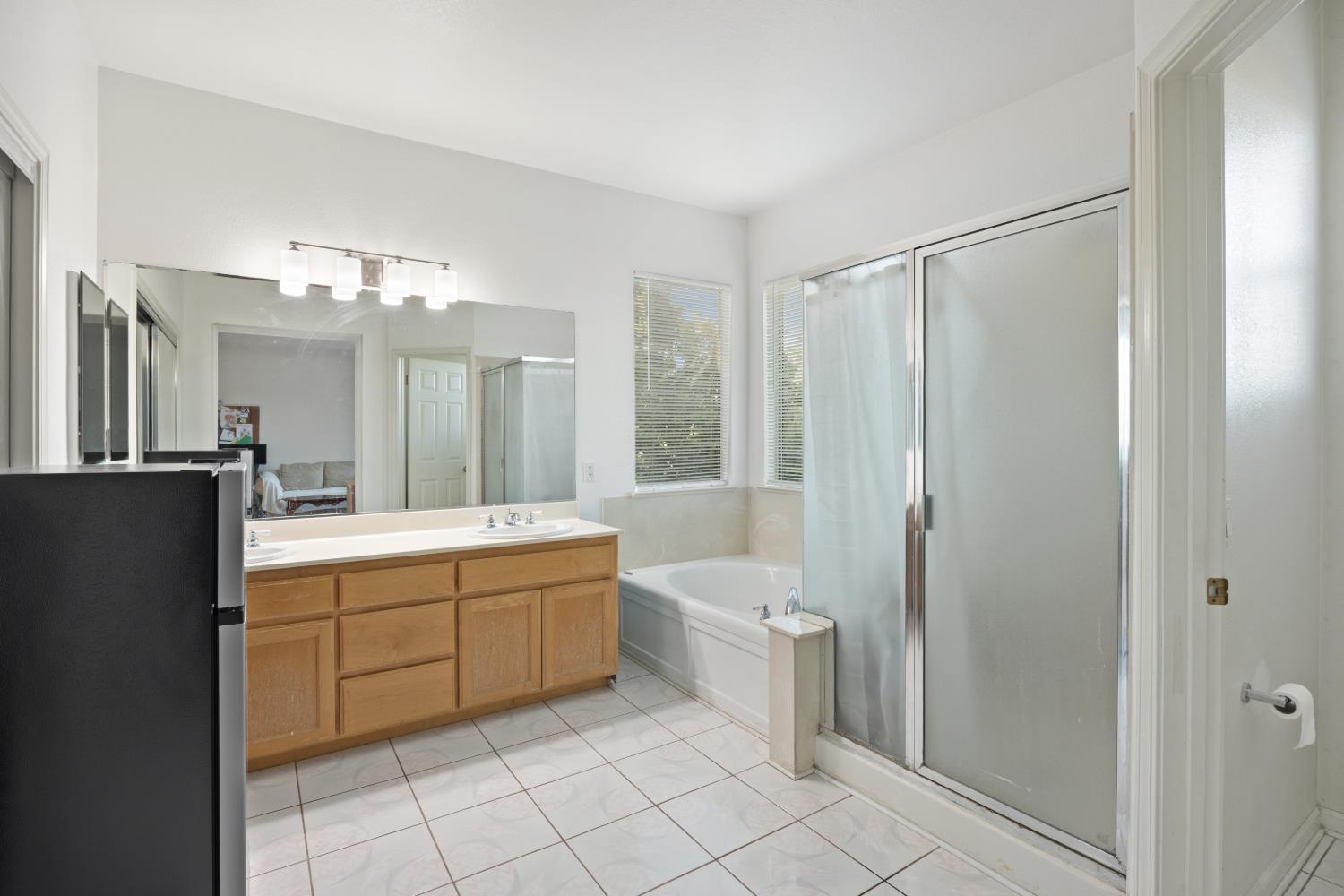 San Jose, California, 95132, United States, 5 Bedrooms Bedrooms, ,3 BathroomsBathrooms,Residential,For Sale,2048676