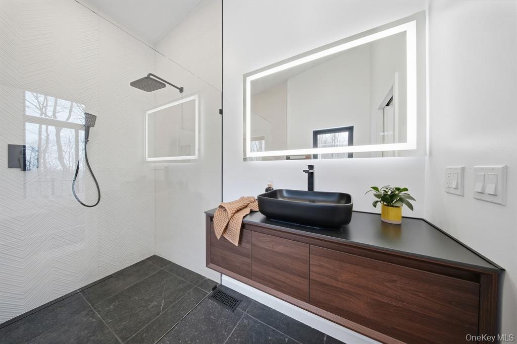 Neversink, New York, 12765, United States, 3 Bedrooms Bedrooms, ,2 BathroomsBathrooms,Residential,For Sale,2010737