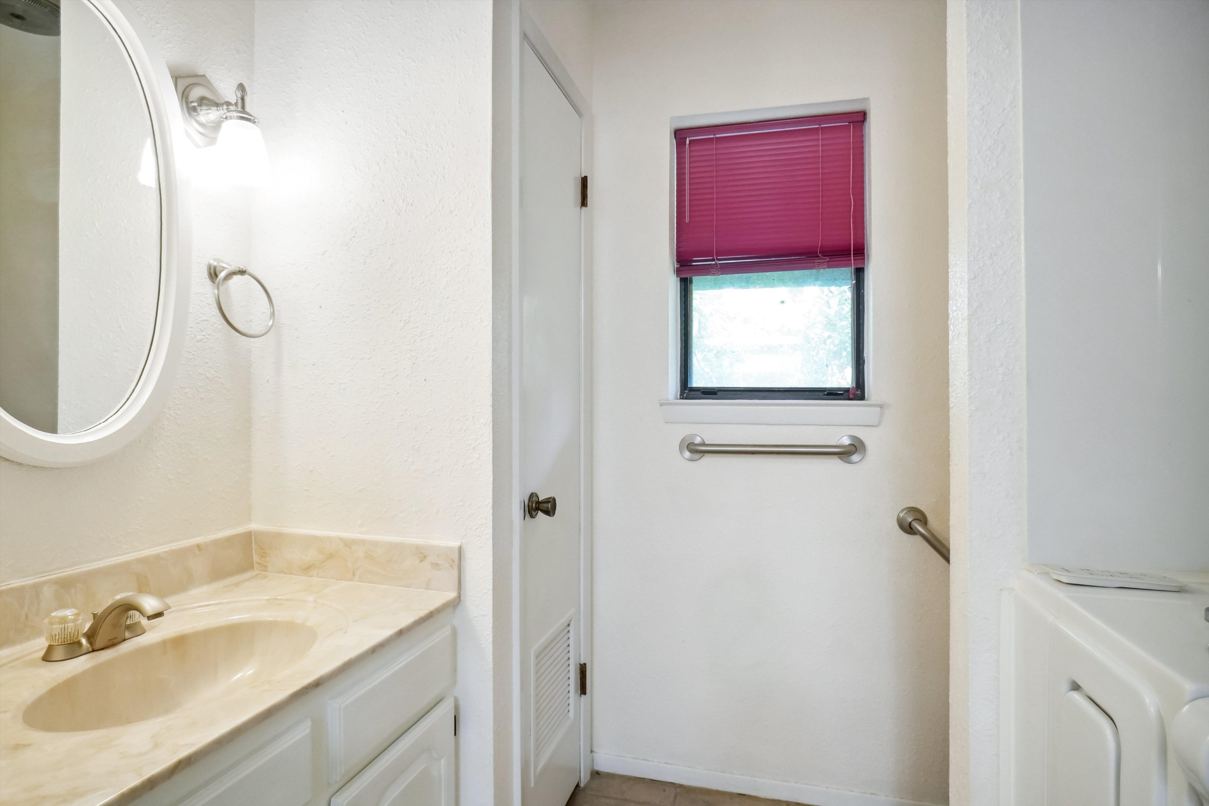 Bridgeport, Texas, 76426, United States, 4 Bedrooms Bedrooms, ,3 BathroomsBathrooms,Residential,For Sale,1981082