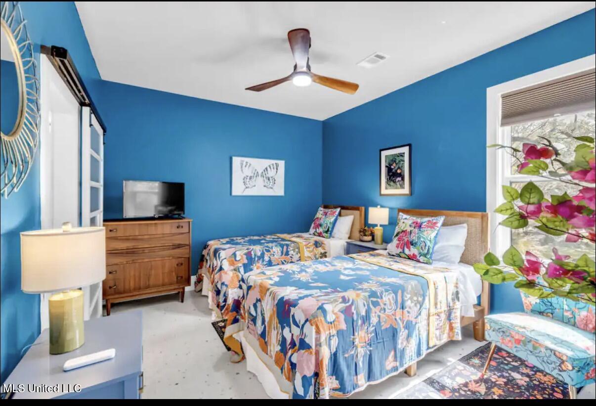 Bay Saint Louis, Mississippi, 39520, United States, 2 Bedrooms Bedrooms, ,2 BathroomsBathrooms,Residential,For Sale,1968708