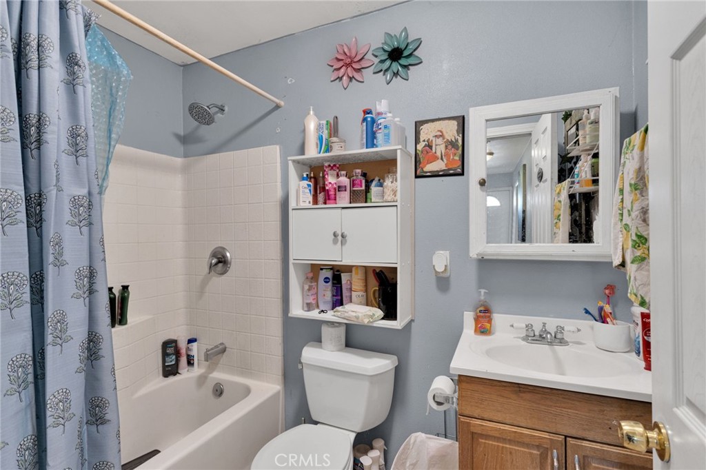 Redlands, California, 92374, United States, 5 Bedrooms Bedrooms, ,3 BathroomsBathrooms,Residential,For Sale,1987347